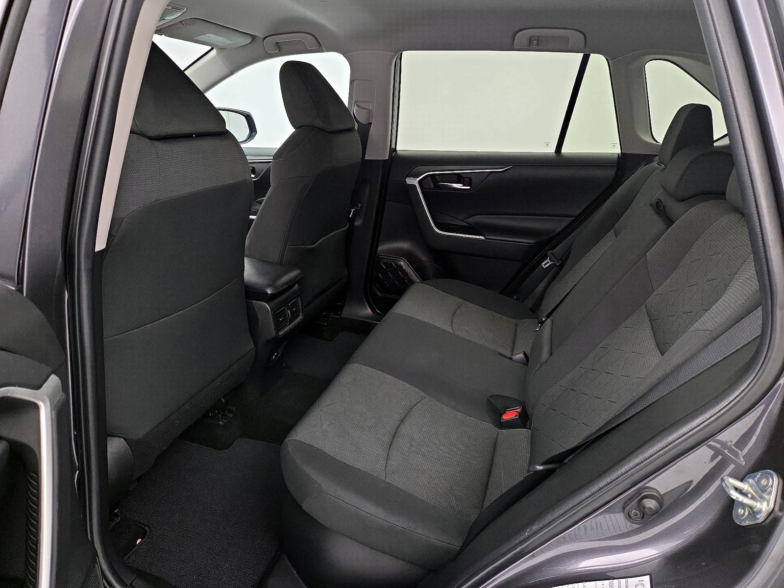 2021 Toyota RAV4 XLE - Photo 20