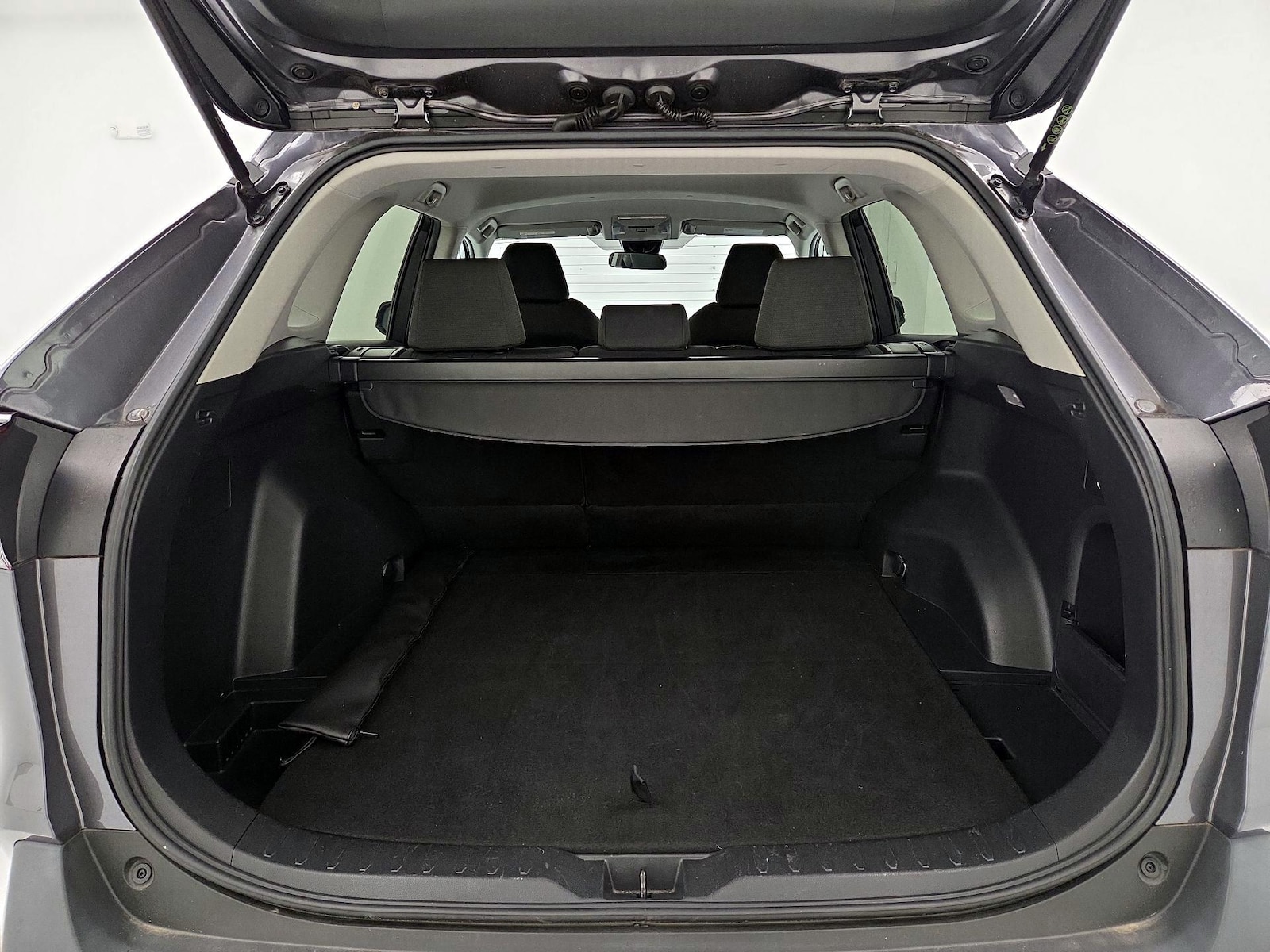 2021 Toyota RAV4 XLE - Photo 21