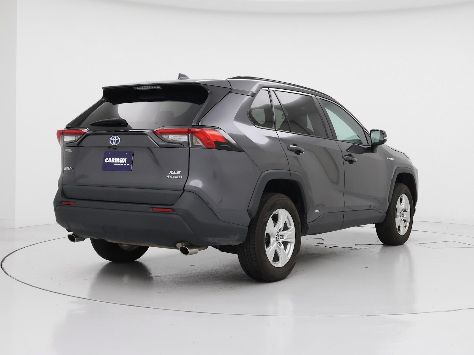 2021 Toyota RAV4 XLE - Photo 9