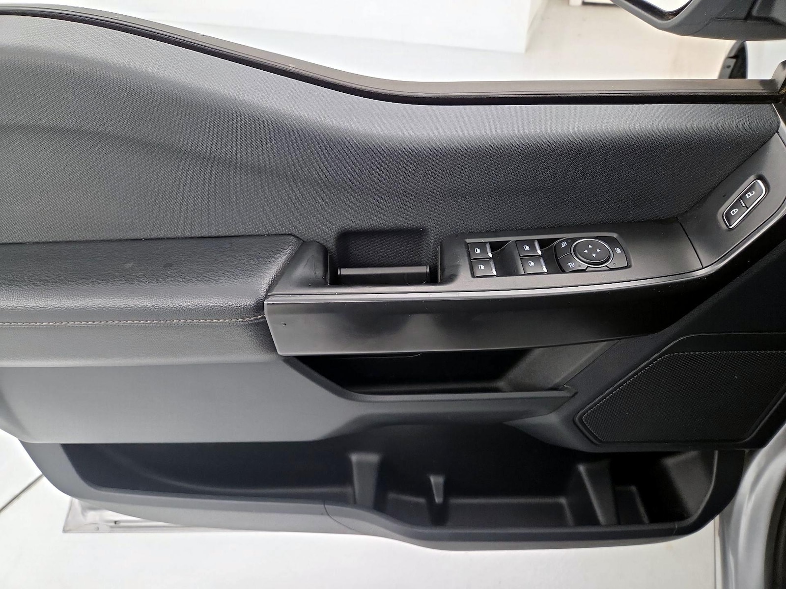 2022 Ford F-150 XL - Photo 13