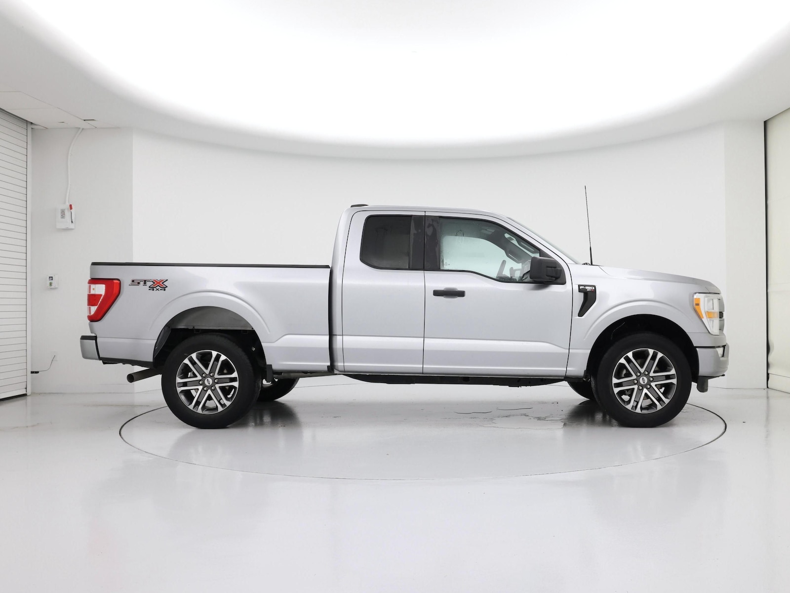2022 Ford F-150 XL - Photo 8