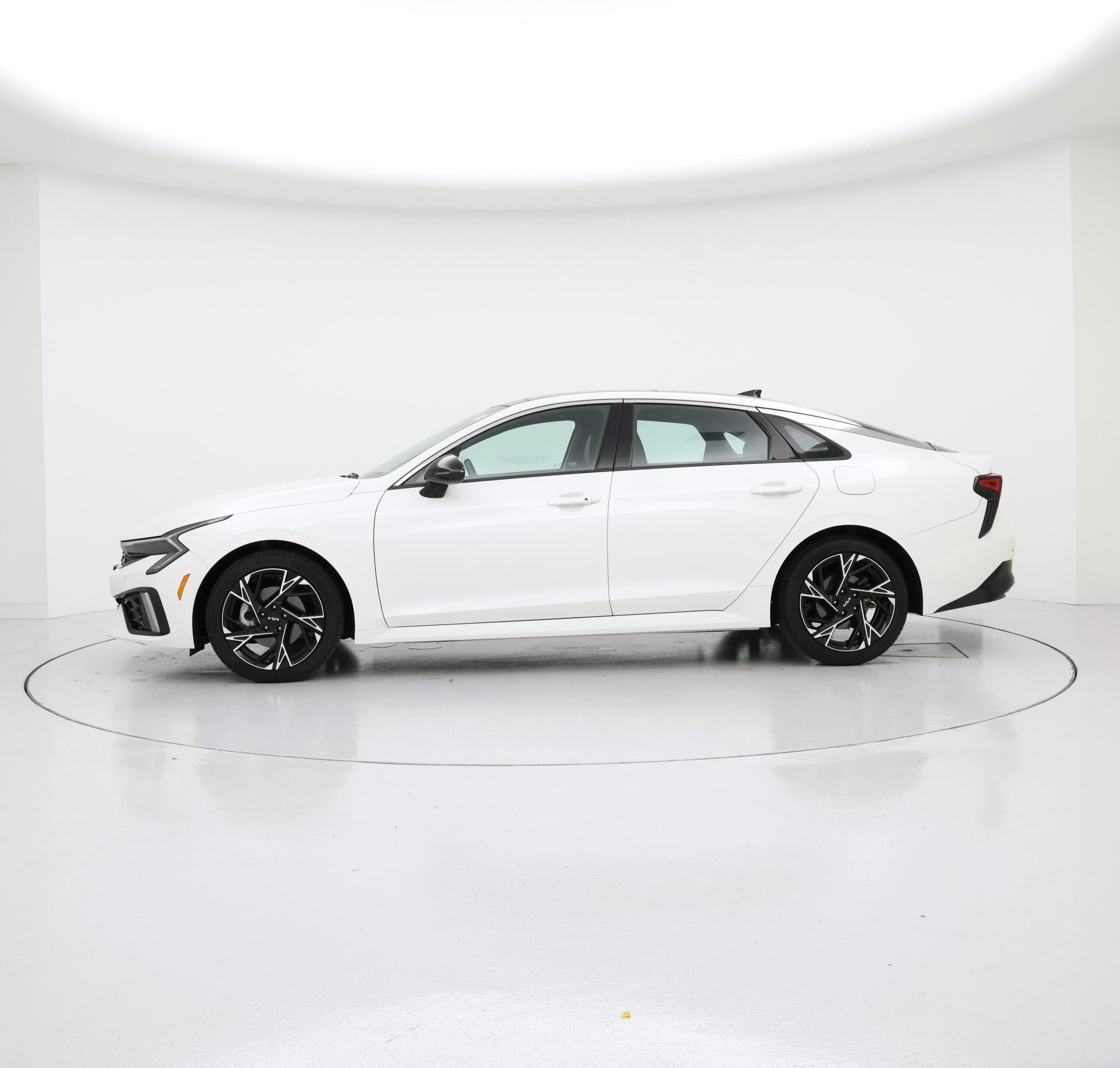 Thumbnail: 2025 Kia K5 - 3