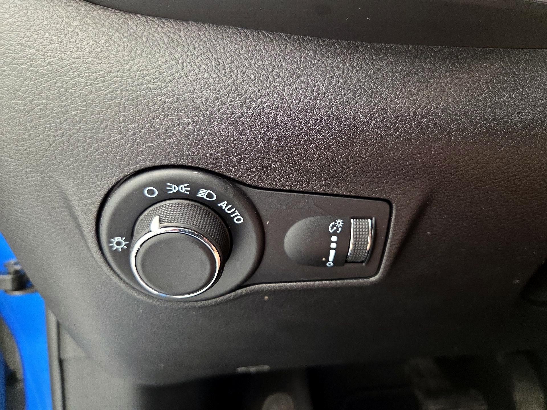 Thumbnail: 2023 Jeep Compass - 13
