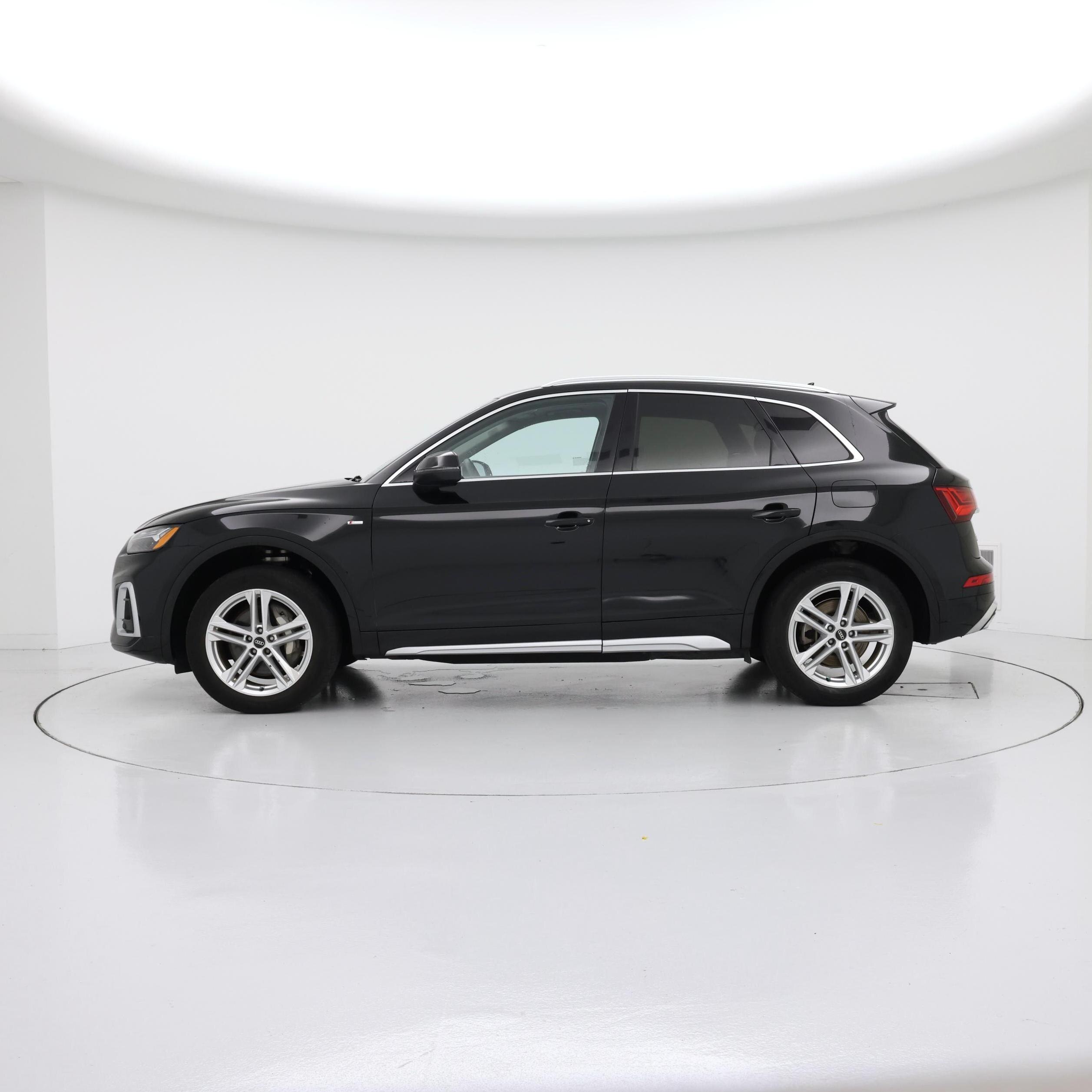 Thumbnail: 2023 Audi Q5 - 3