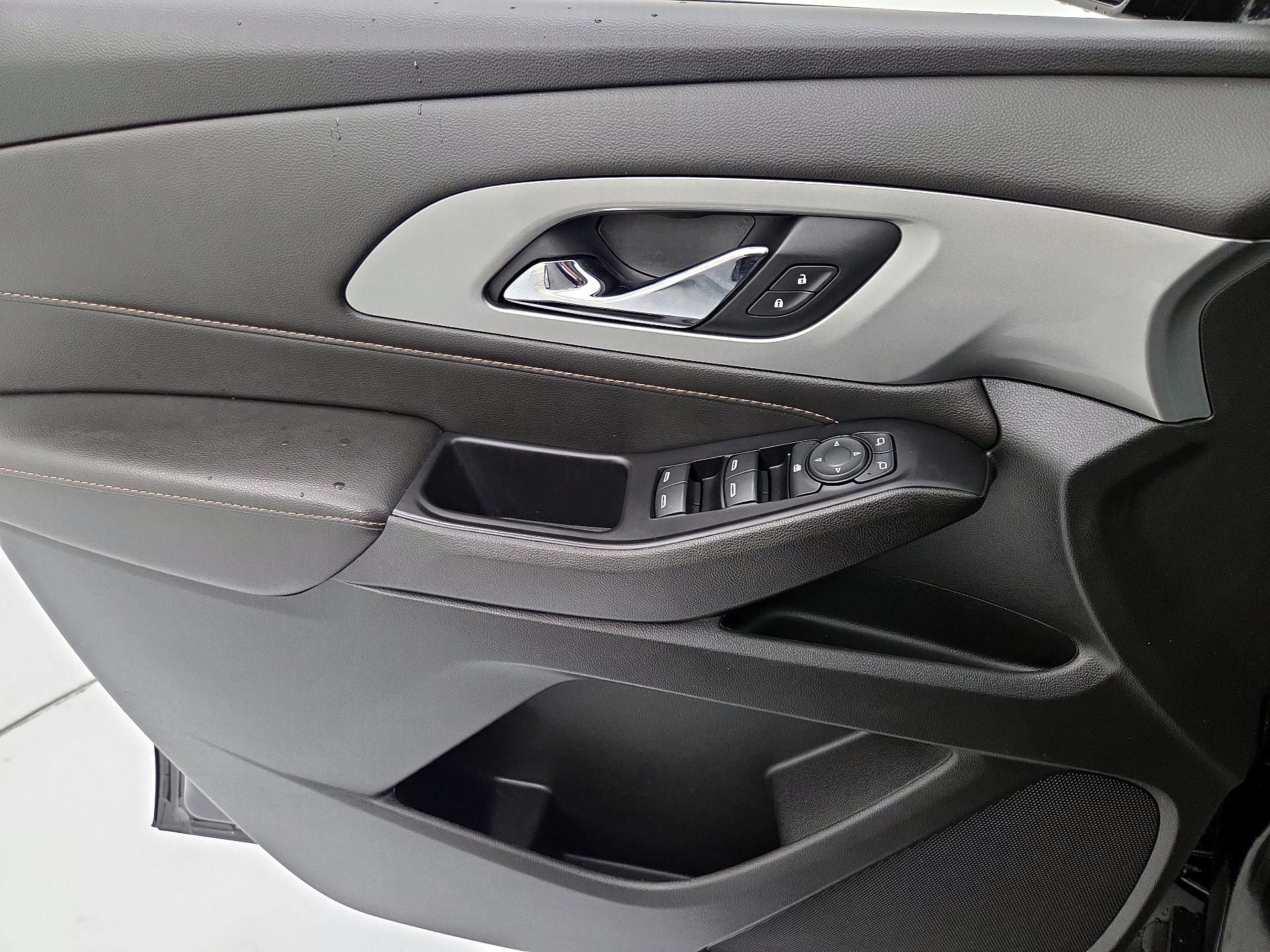 Thumbnail: 2020 Chevrolet Traverse - 12