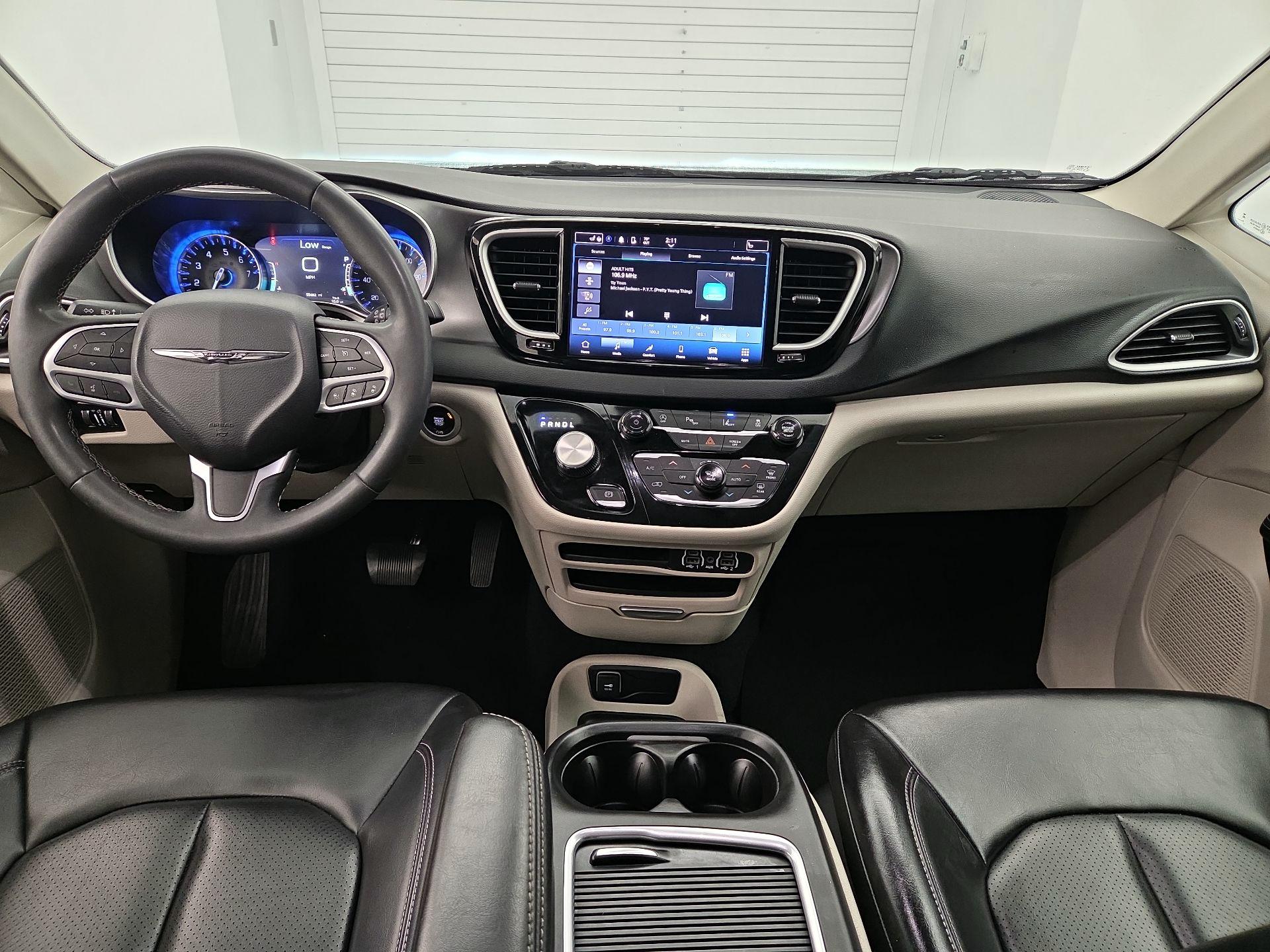 Thumbnail: 2023 Chrysler Pacifica - 9