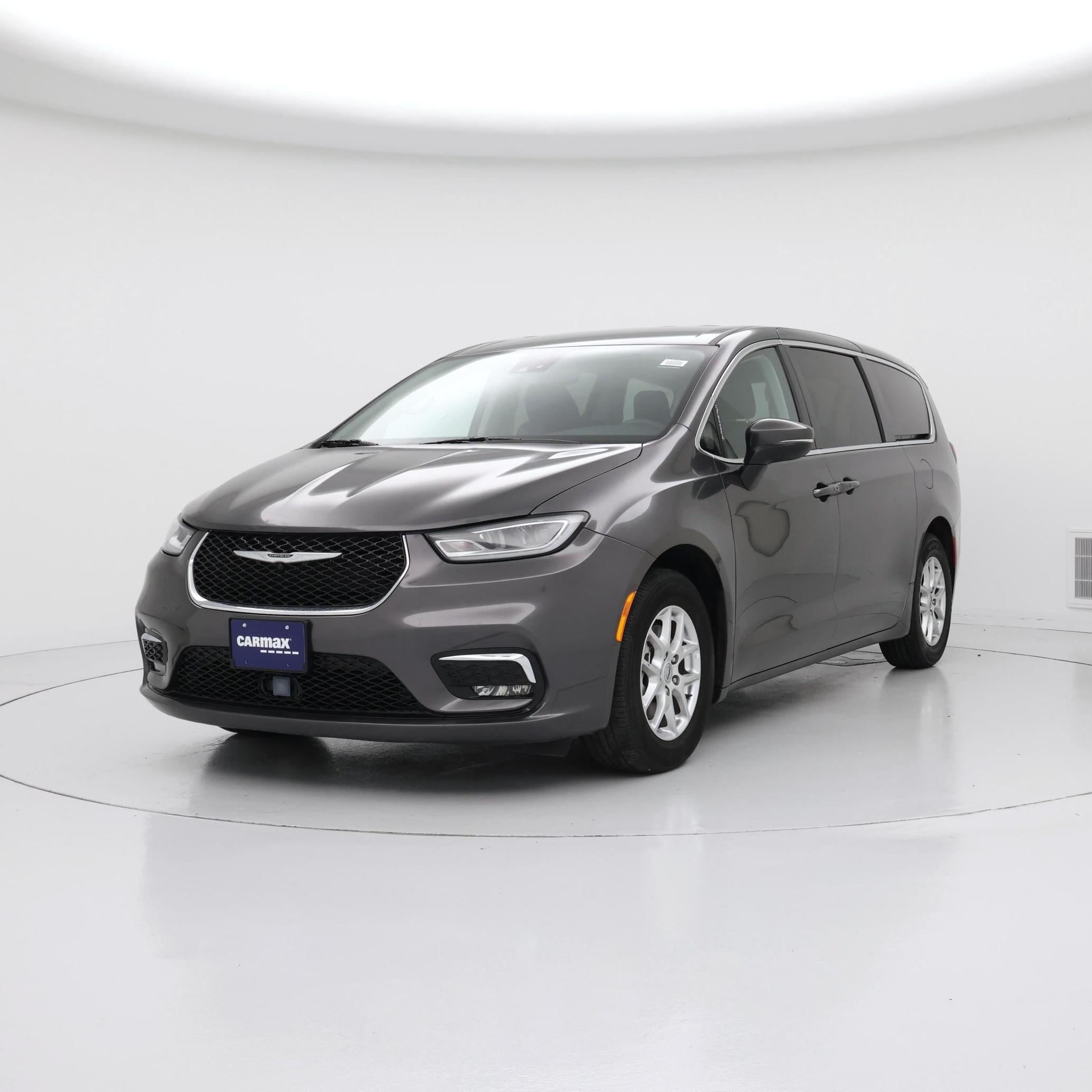 Thumbnail: 2023 Chrysler Pacifica - 4