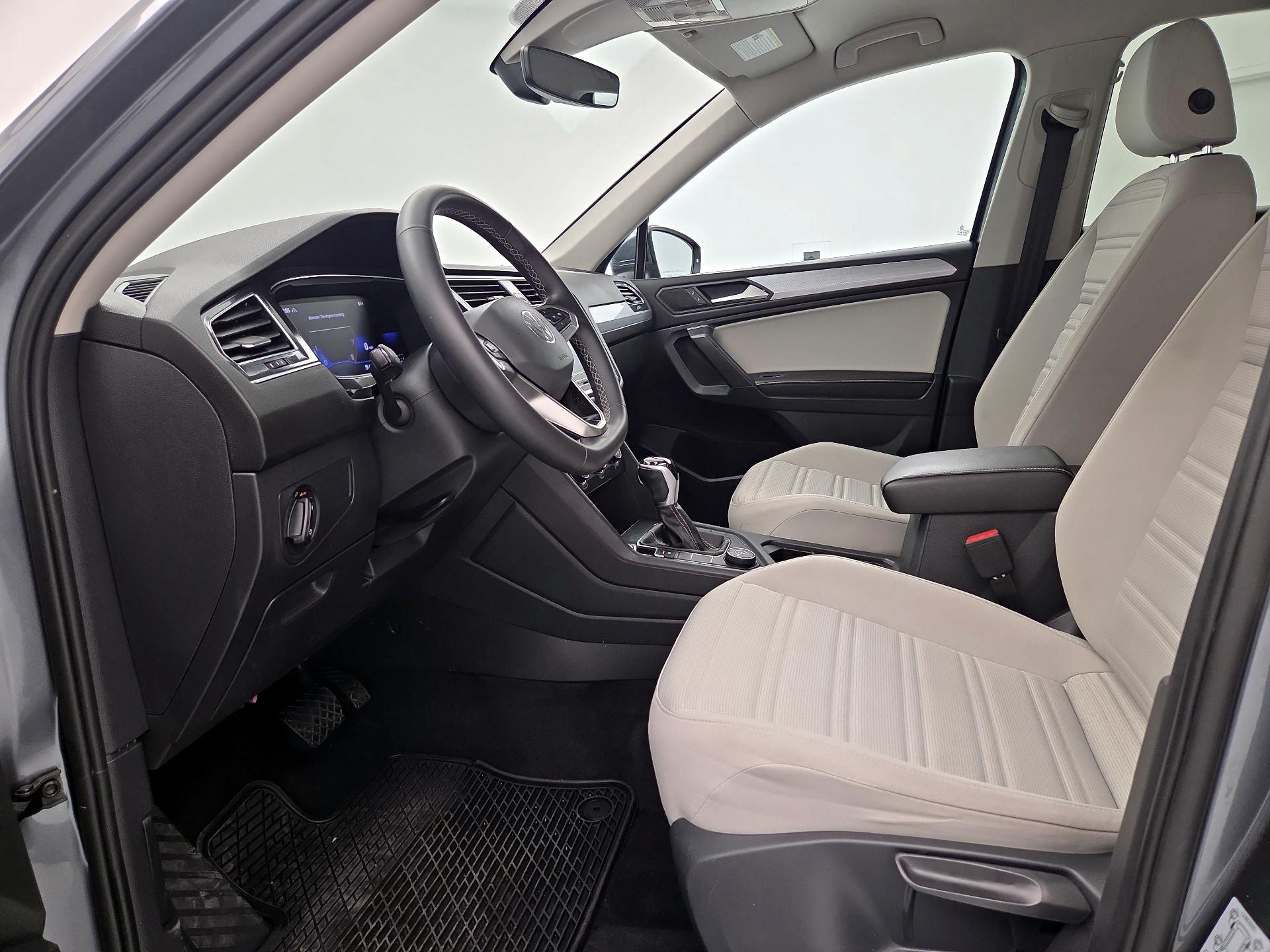 Thumbnail: 2022 Volkswagen Tiguan - 11