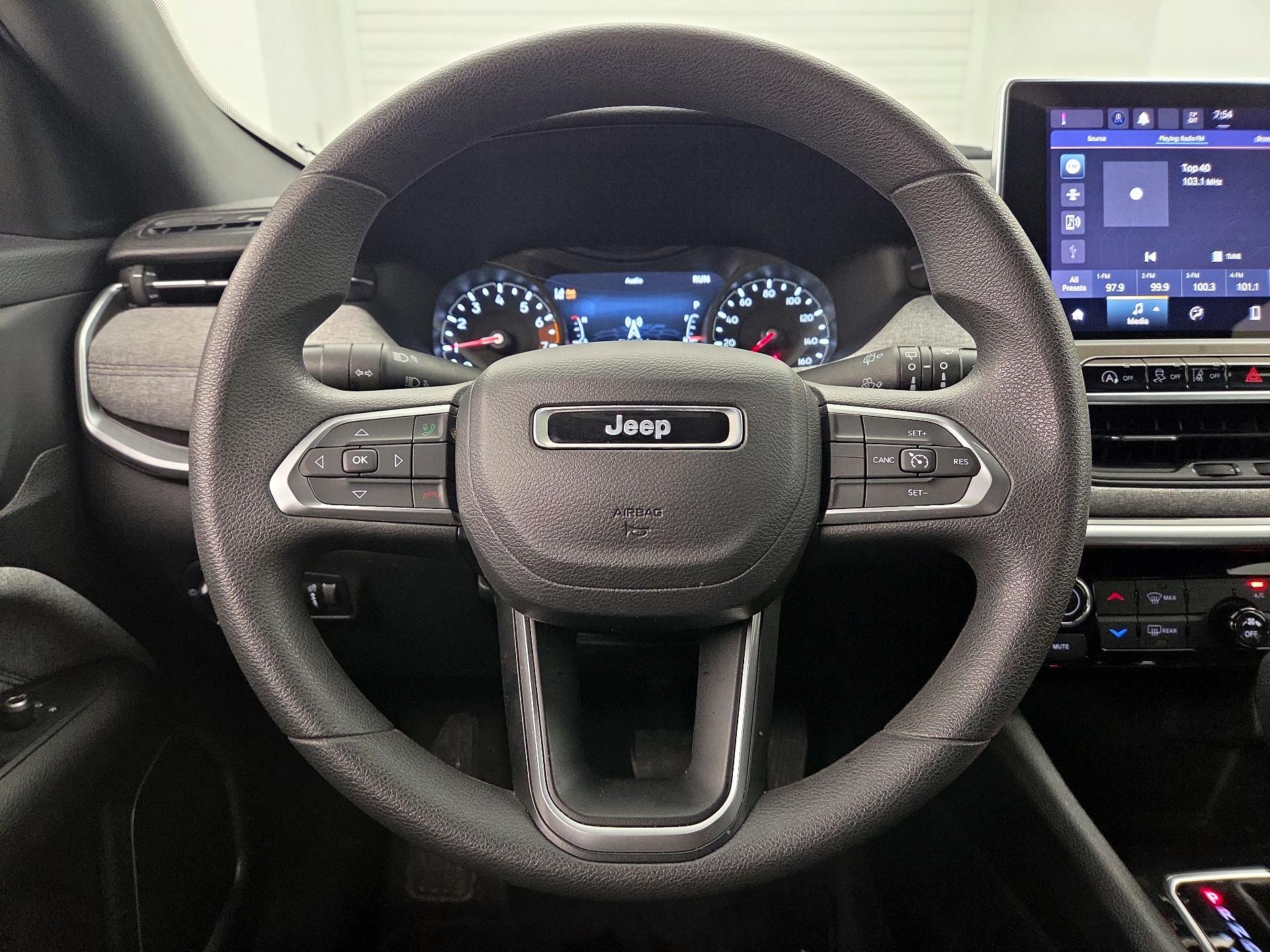 Thumbnail: 2023 Jeep Compass - 10