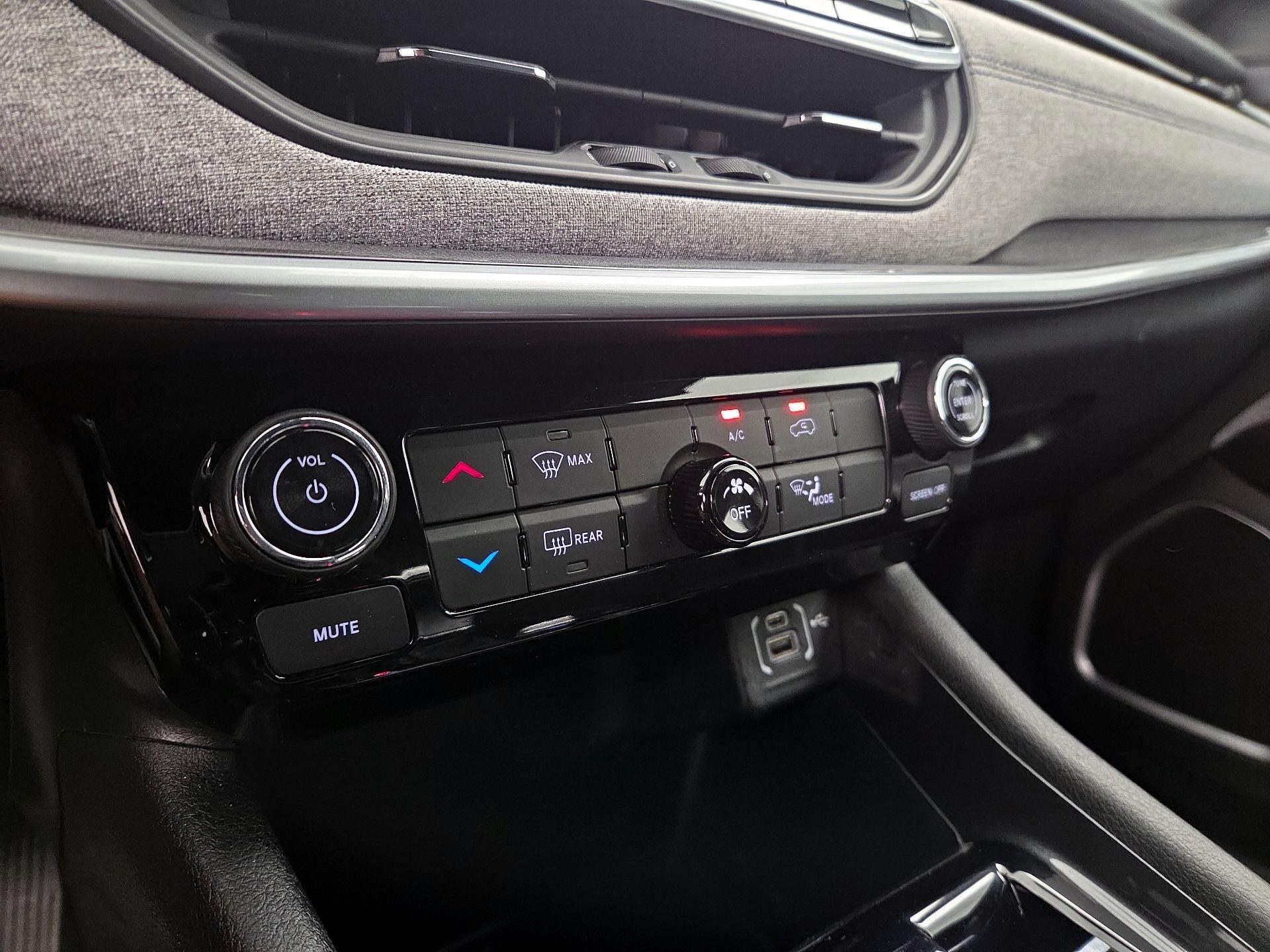 Thumbnail: 2023 Jeep Compass - 16