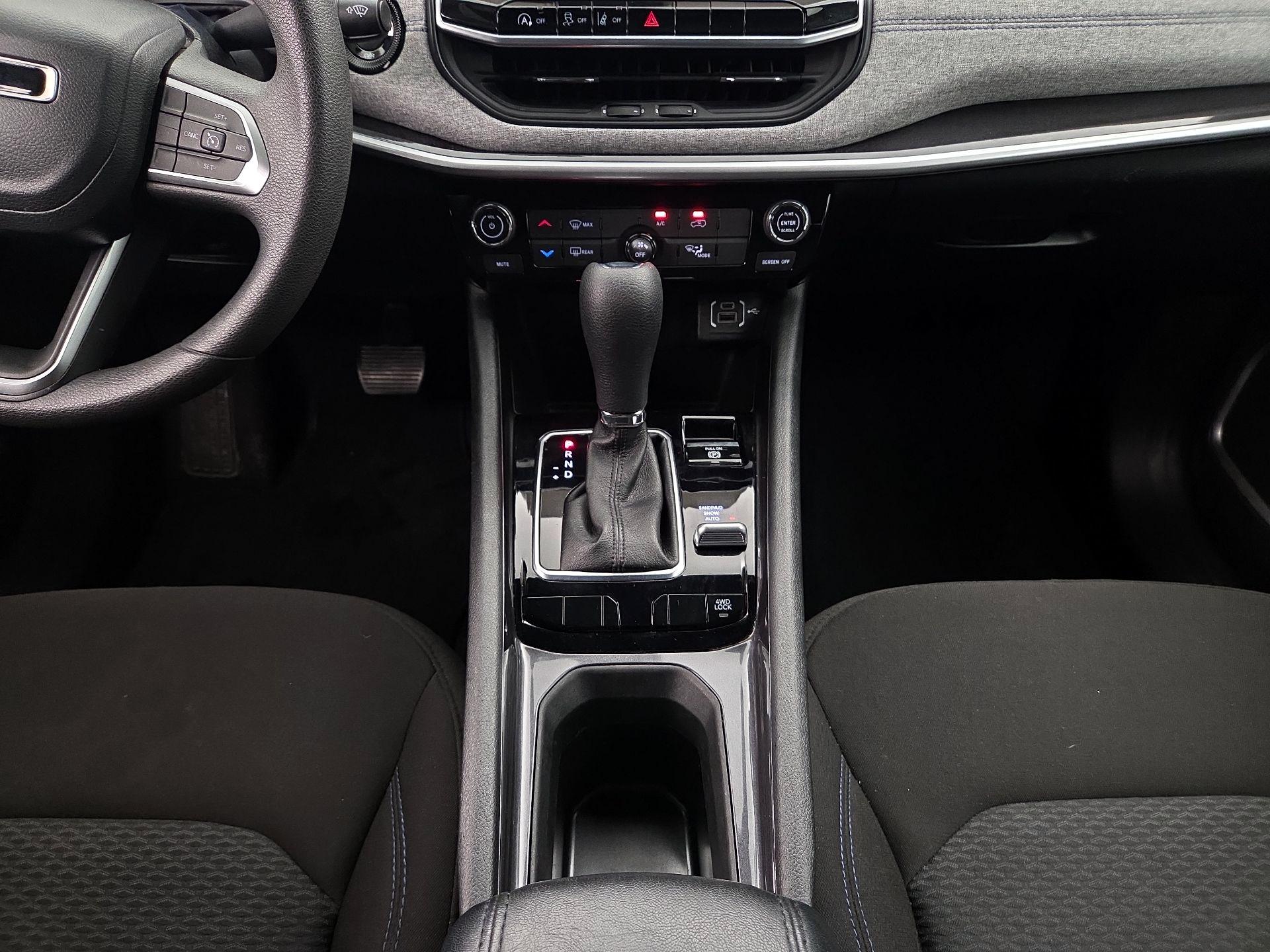 Thumbnail: 2023 Jeep Compass - 17