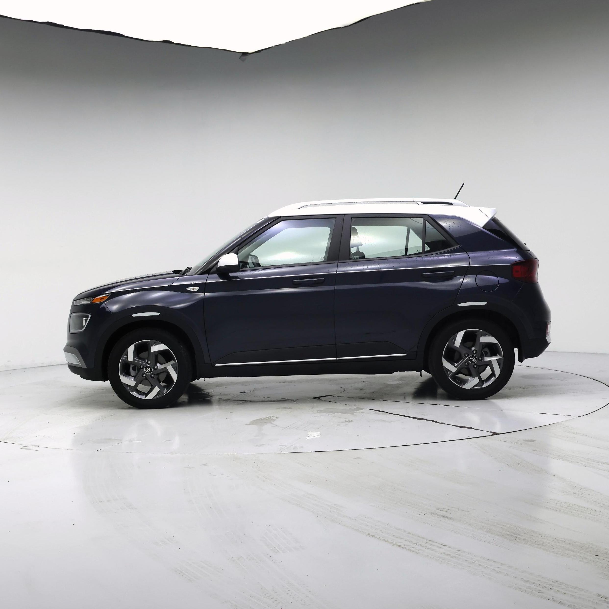 Thumbnail: 2025 Hyundai Venue - 3