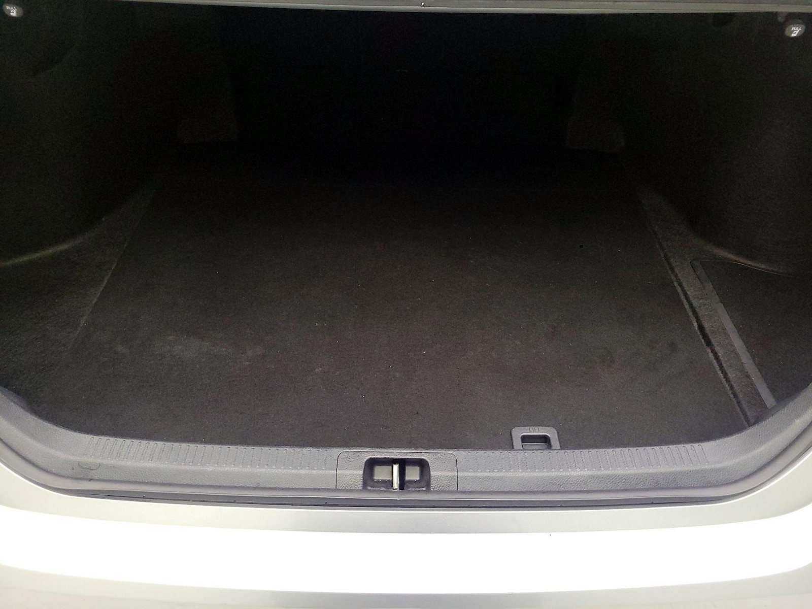 2025 Toyota Camry LE - Photo 21