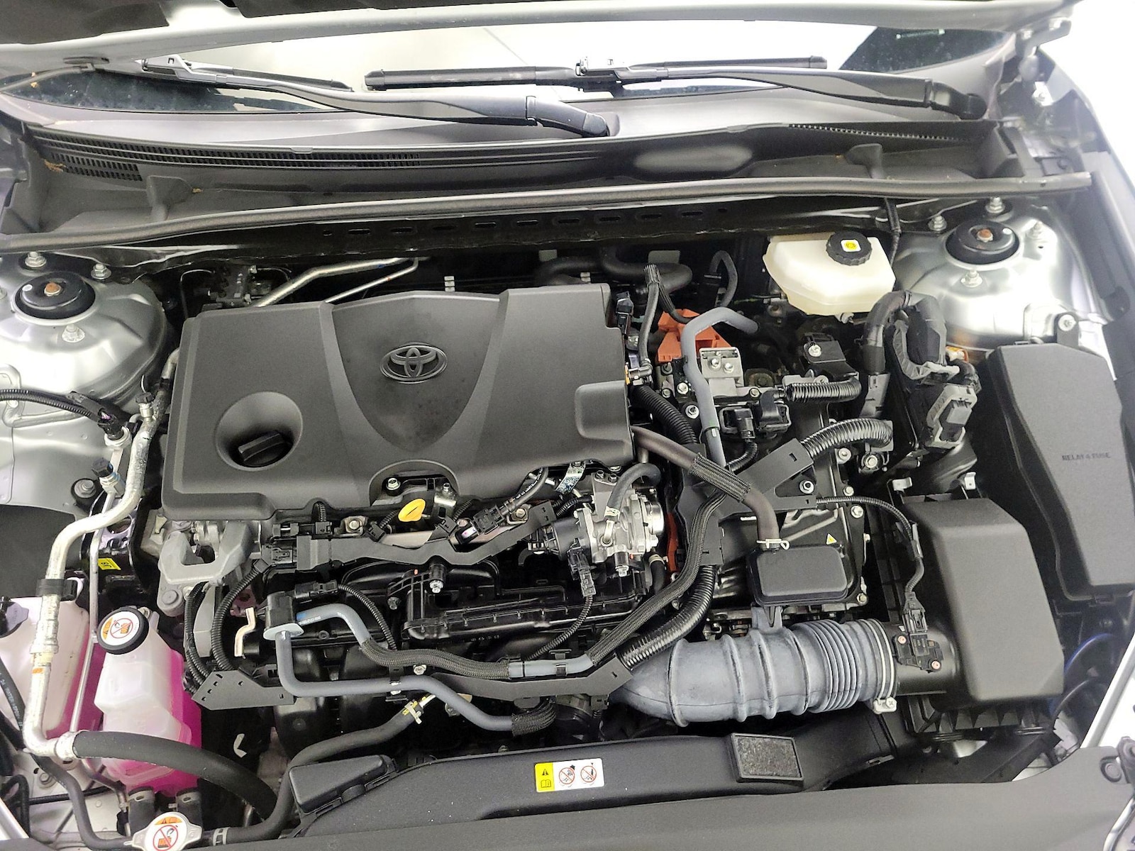 2025 Toyota Camry LE - Photo 22