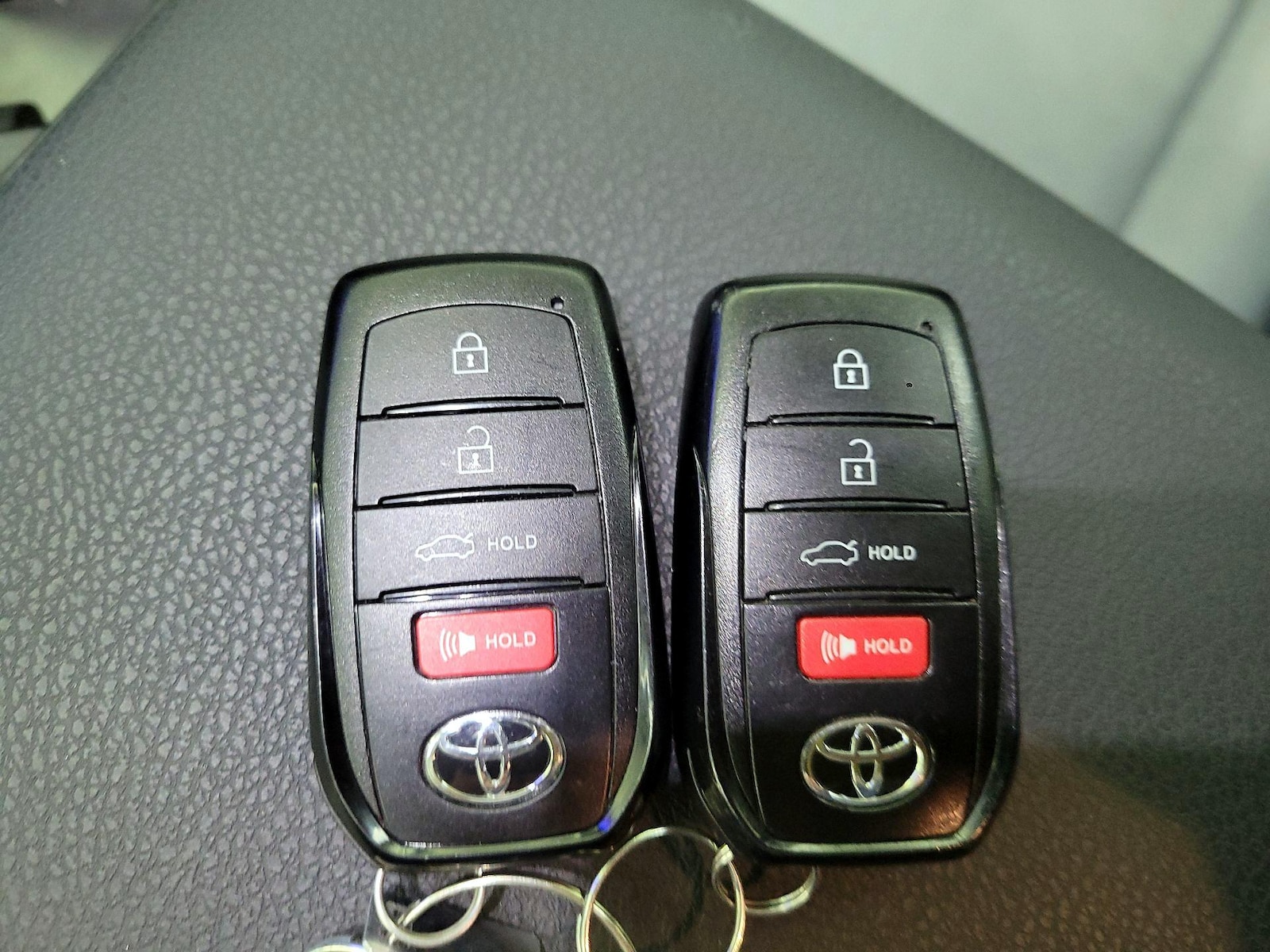 2025 Toyota Camry LE - Photo 23