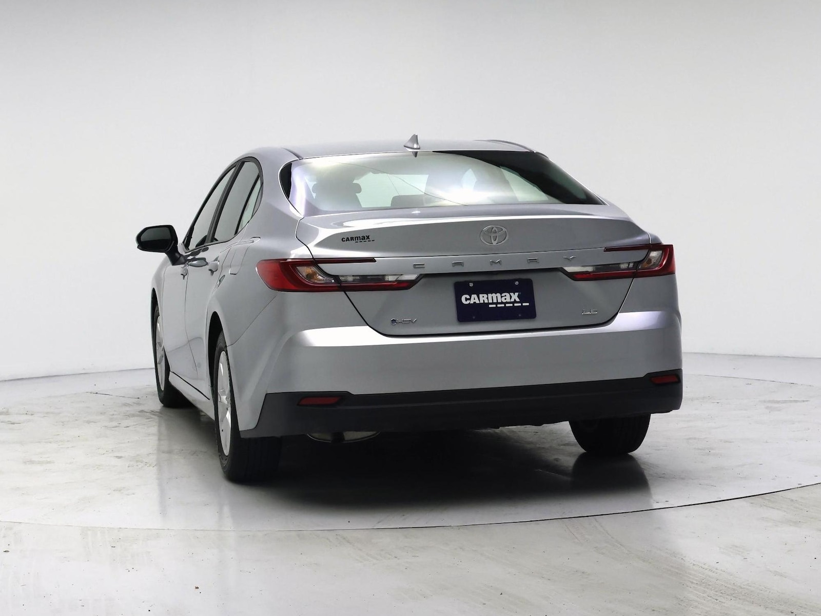 2025 Toyota Camry LE - Photo 7