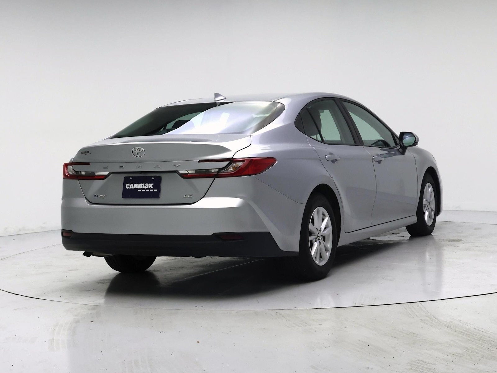 2025 Toyota Camry LE - Photo 9