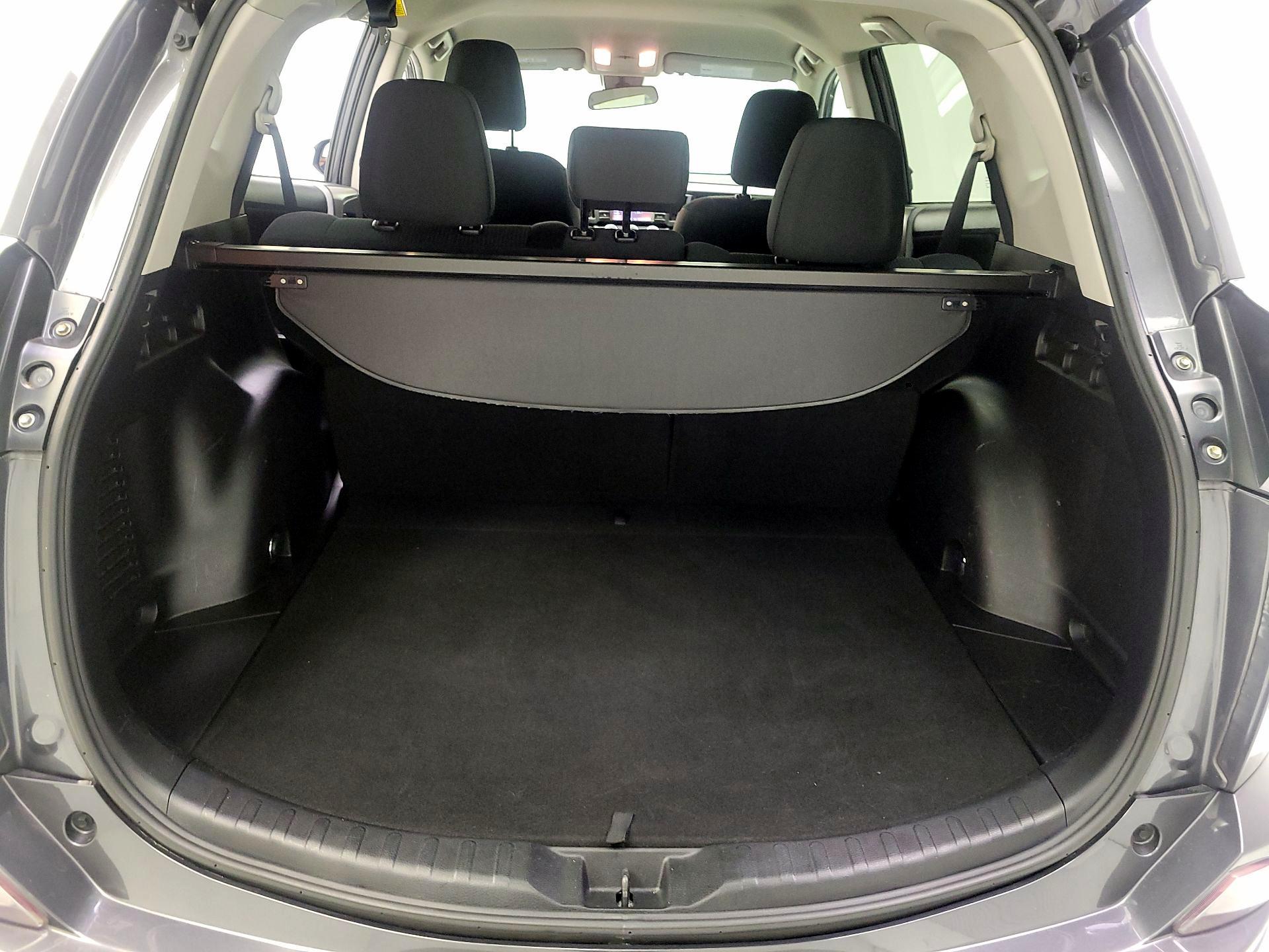 Thumbnail: 2017 Toyota RAV4 - 20
