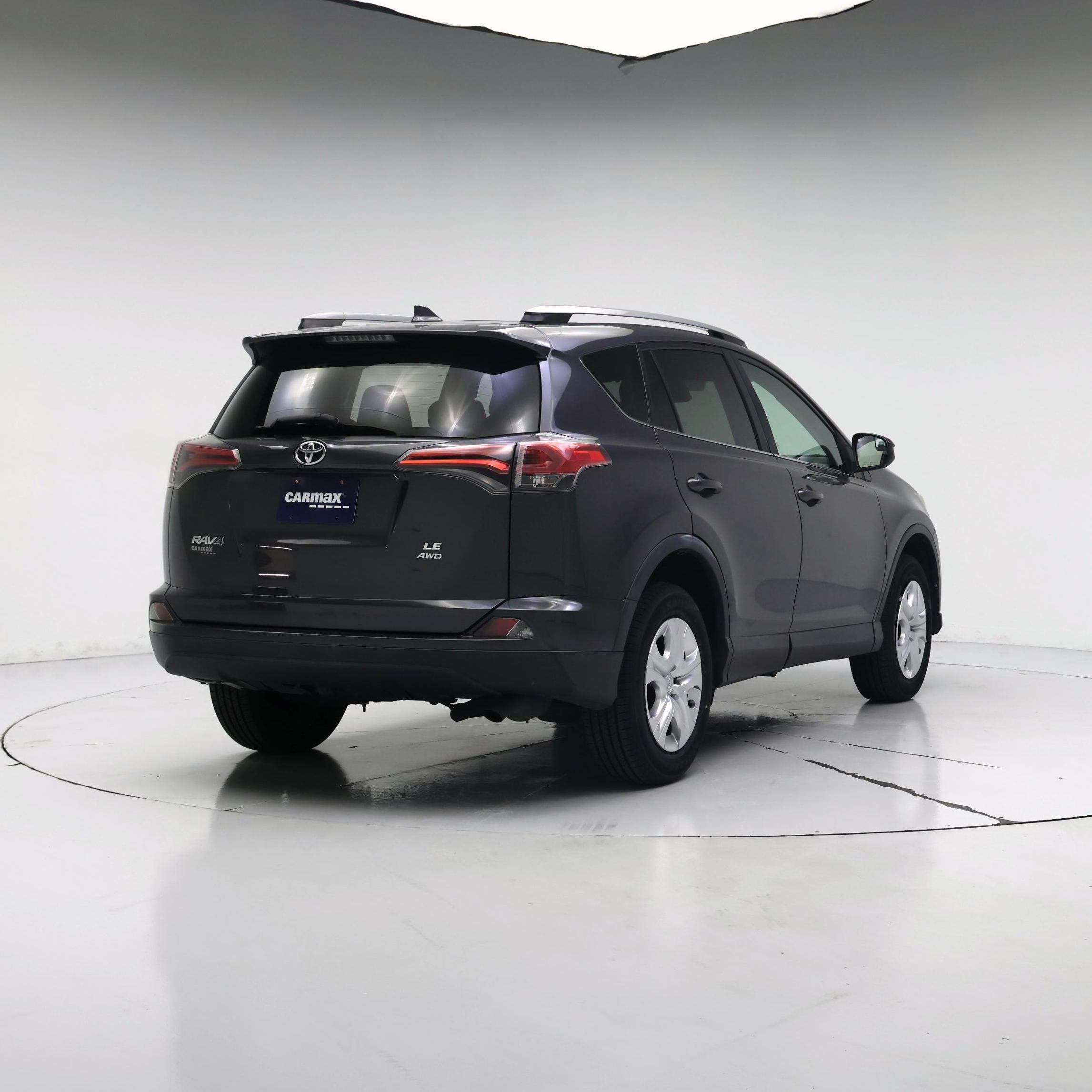 Thumbnail: 2017 Toyota RAV4 - 8