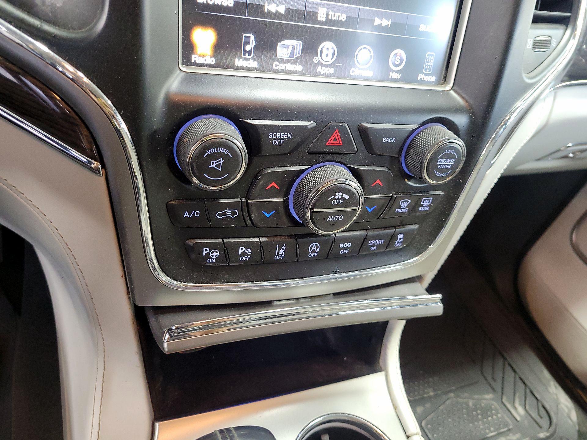 Thumbnail: 2017 Jeep Grand Cherokee - 17