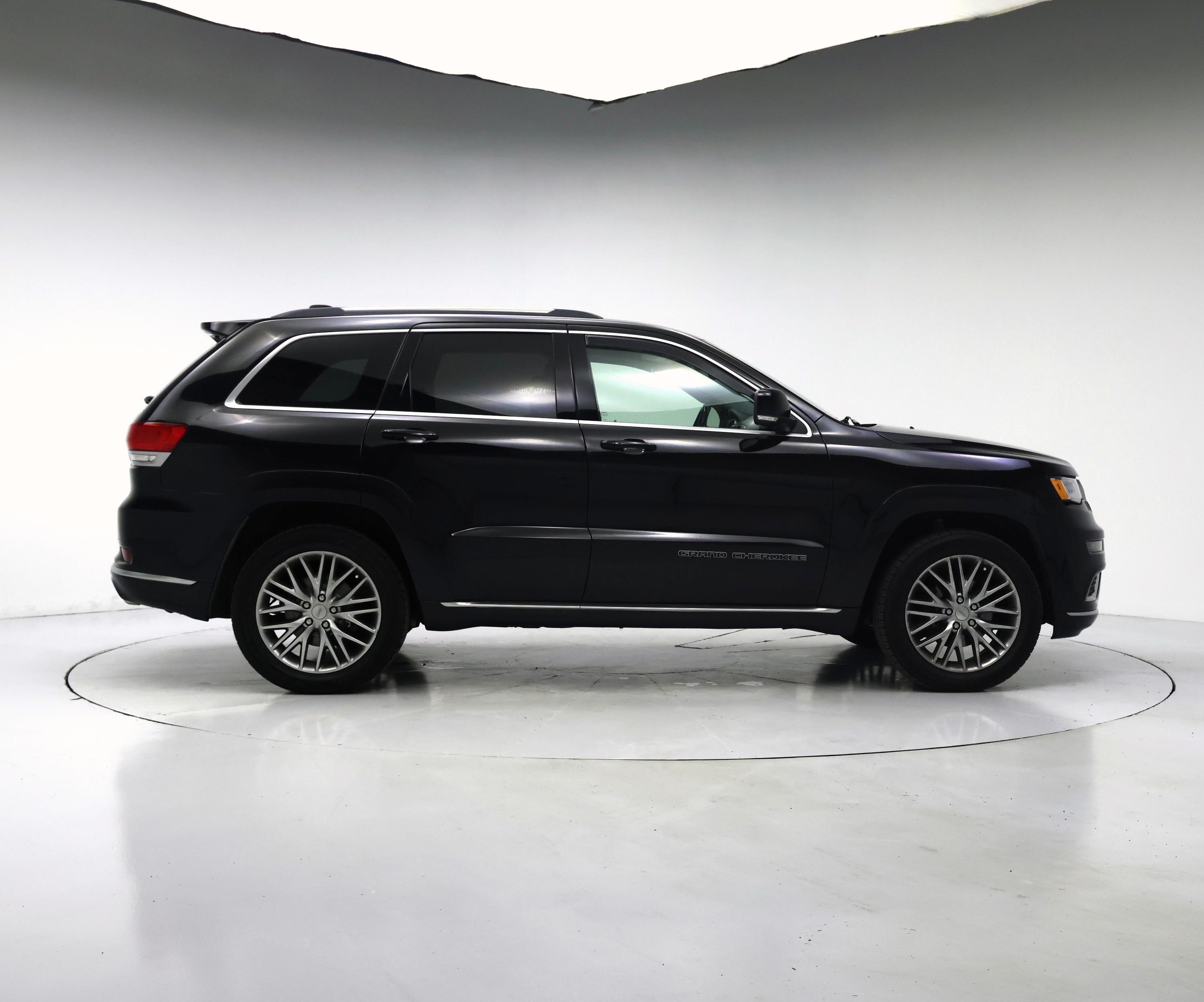 Thumbnail: 2017 Jeep Grand Cherokee - 7