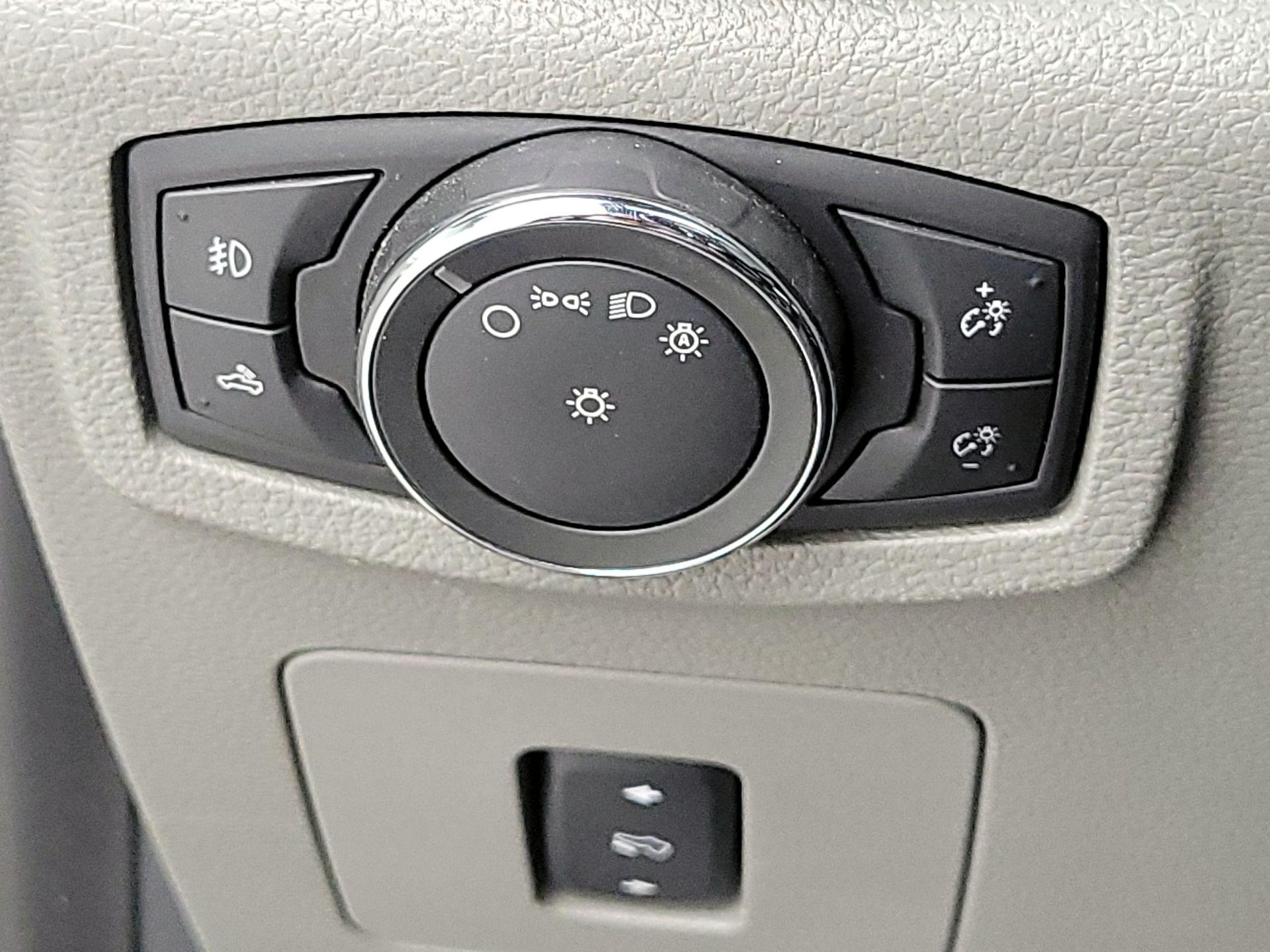 Thumbnail: 2016 Ford F-150 - 13