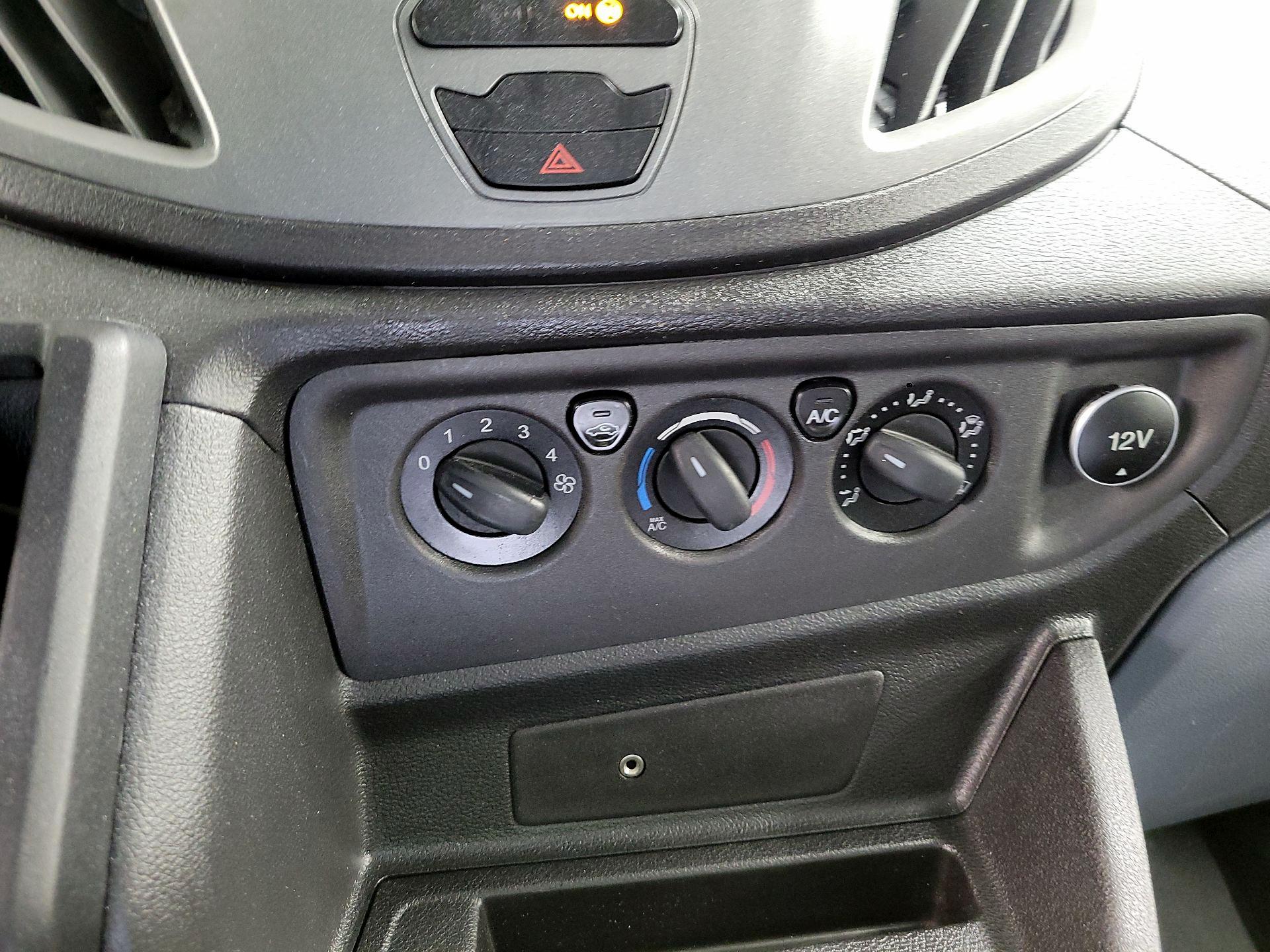 Thumbnail: 2019 Ford Transit Series - 16