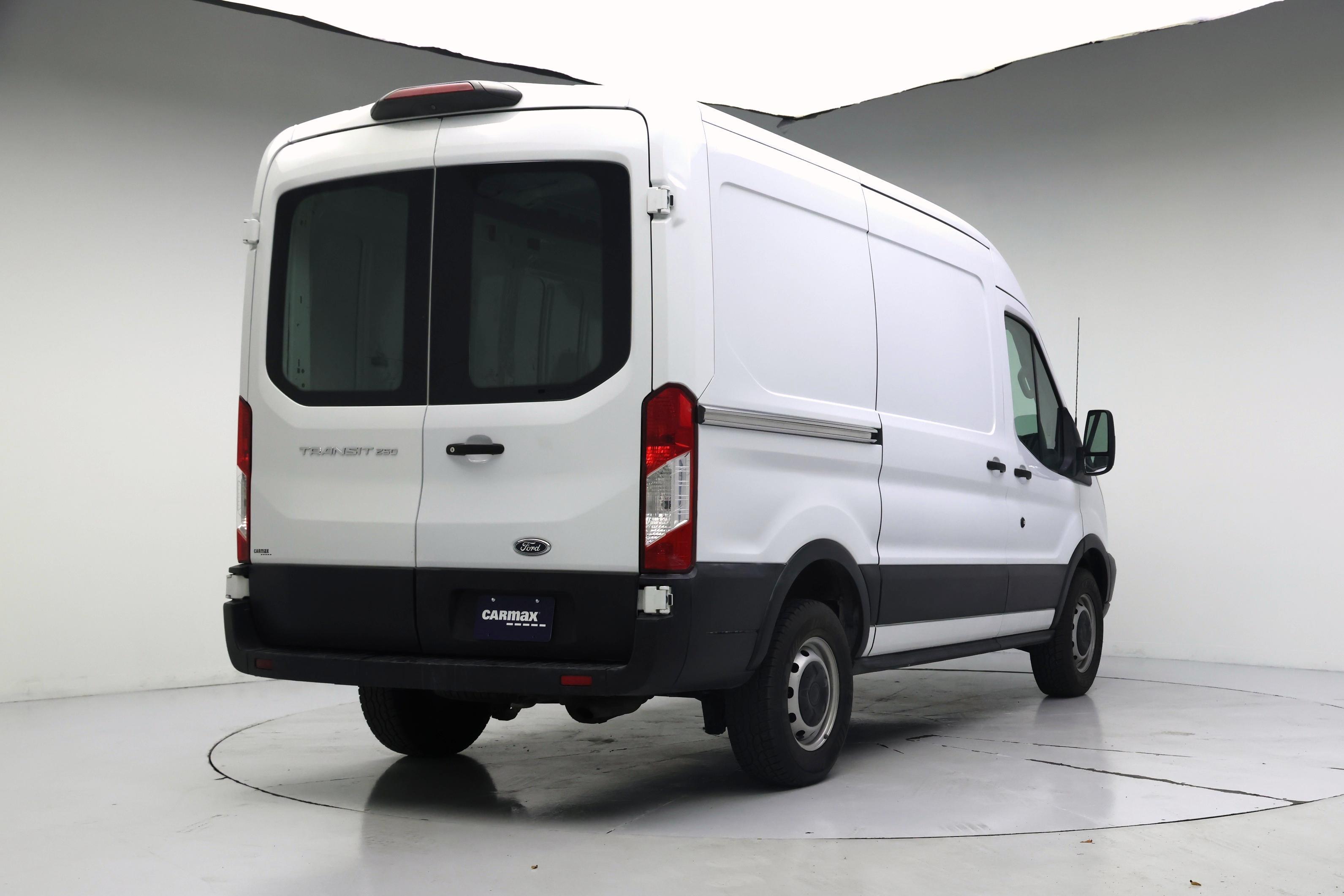 Thumbnail: 2019 Ford Transit Series - 8