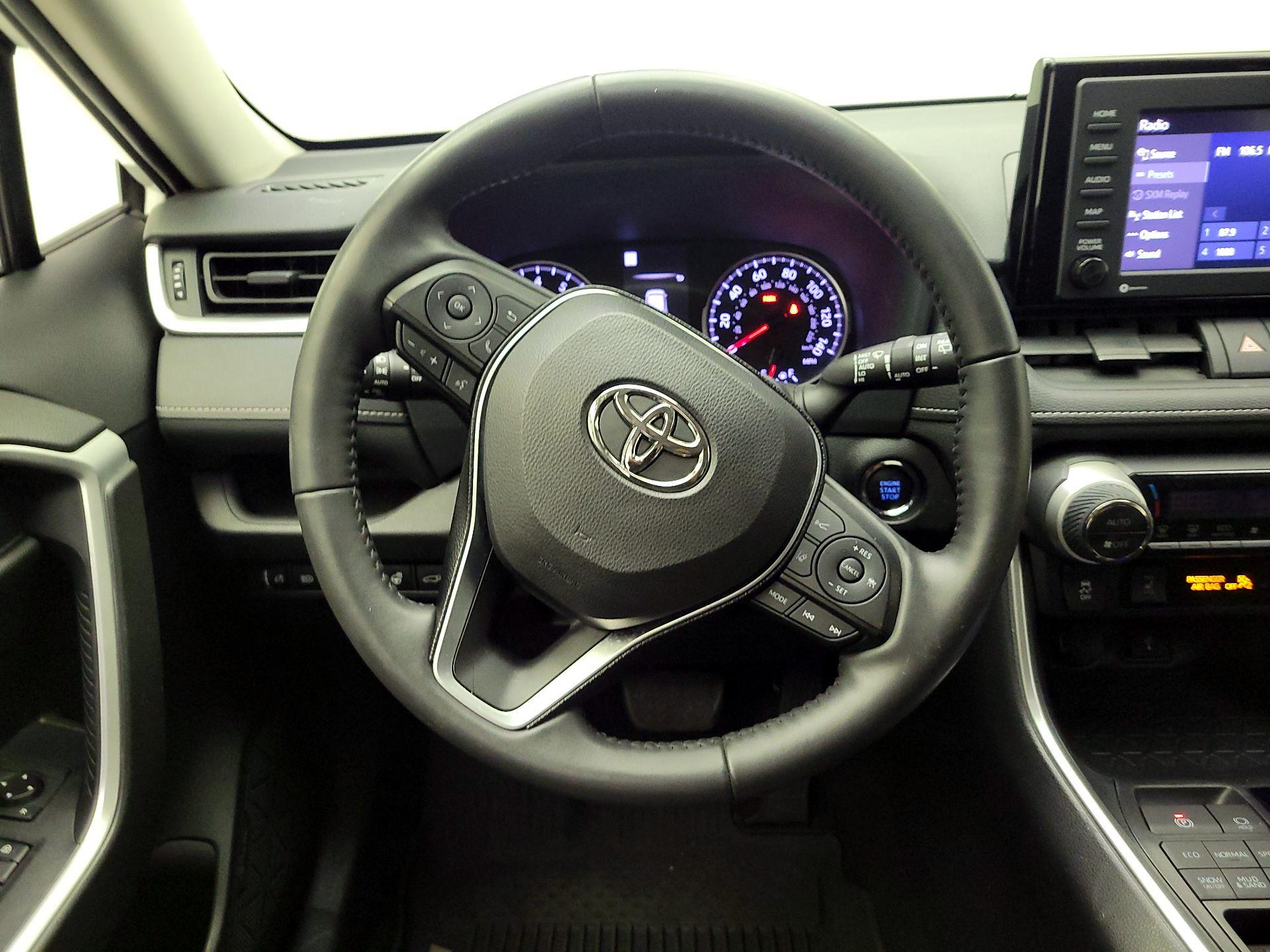 Thumbnail: 2020 Toyota RAV4 - 10