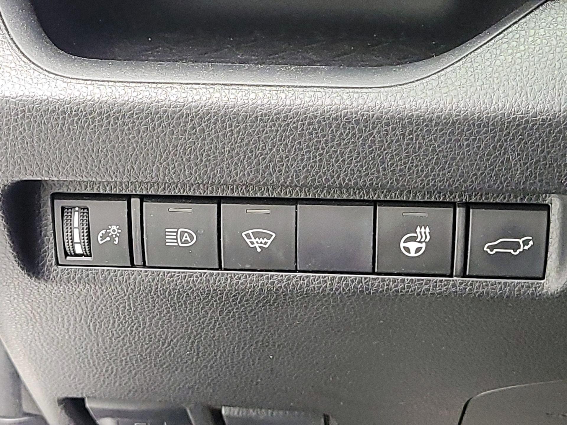 Thumbnail: 2020 Toyota RAV4 - 13