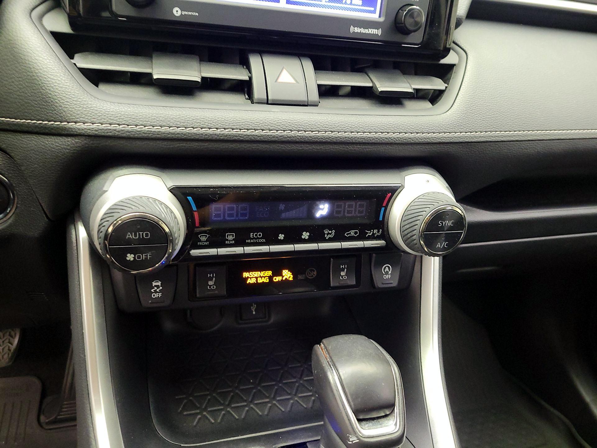 Thumbnail: 2020 Toyota RAV4 - 16