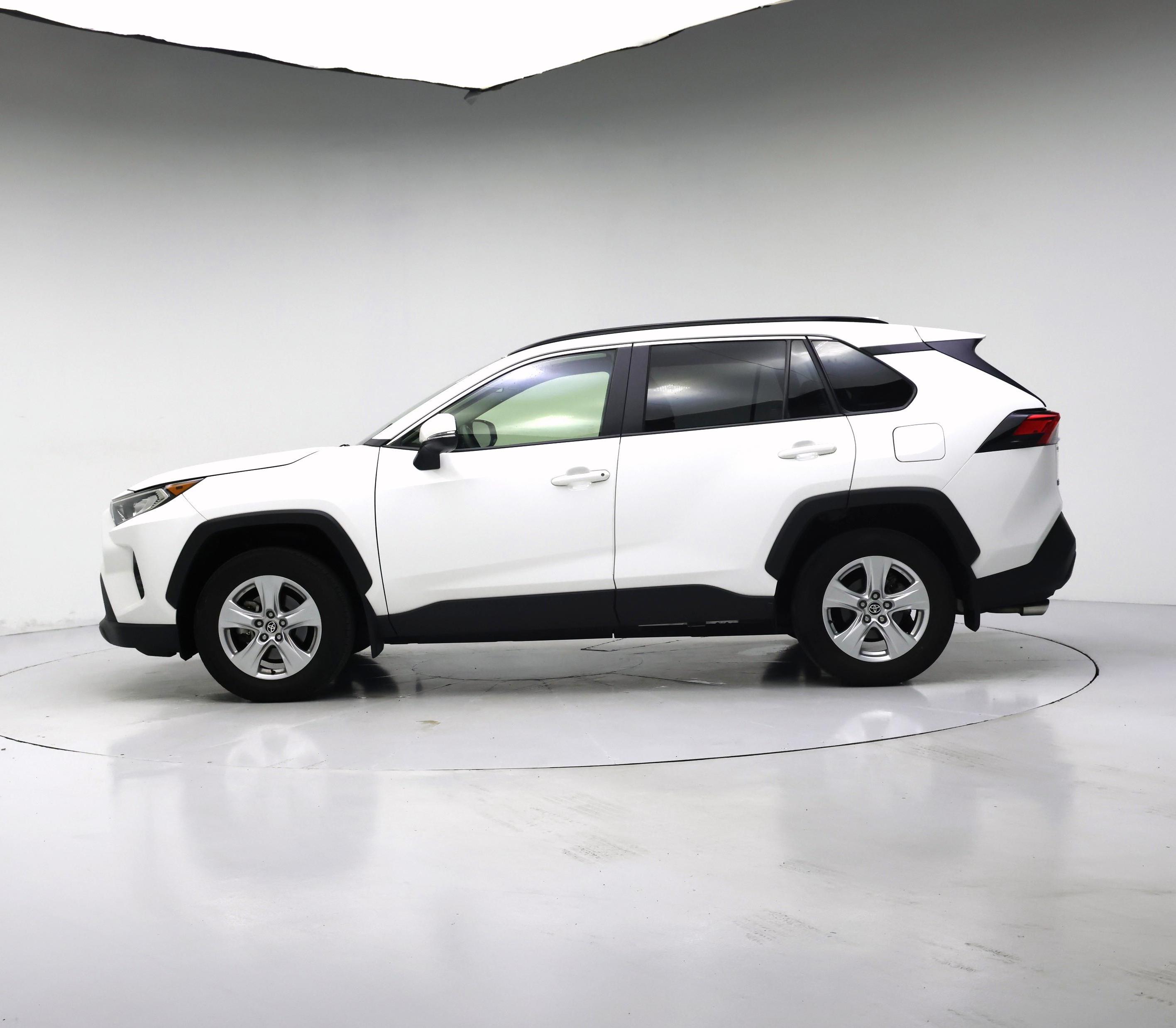 Thumbnail: 2020 Toyota RAV4 - 3