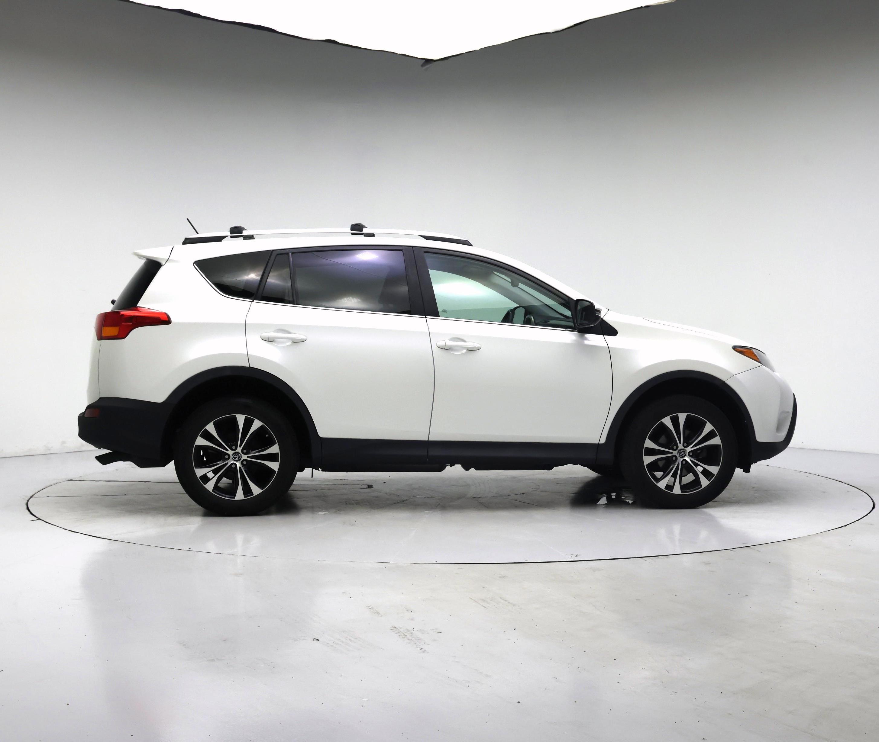 Thumbnail: 2015 Toyota RAV4 - 7