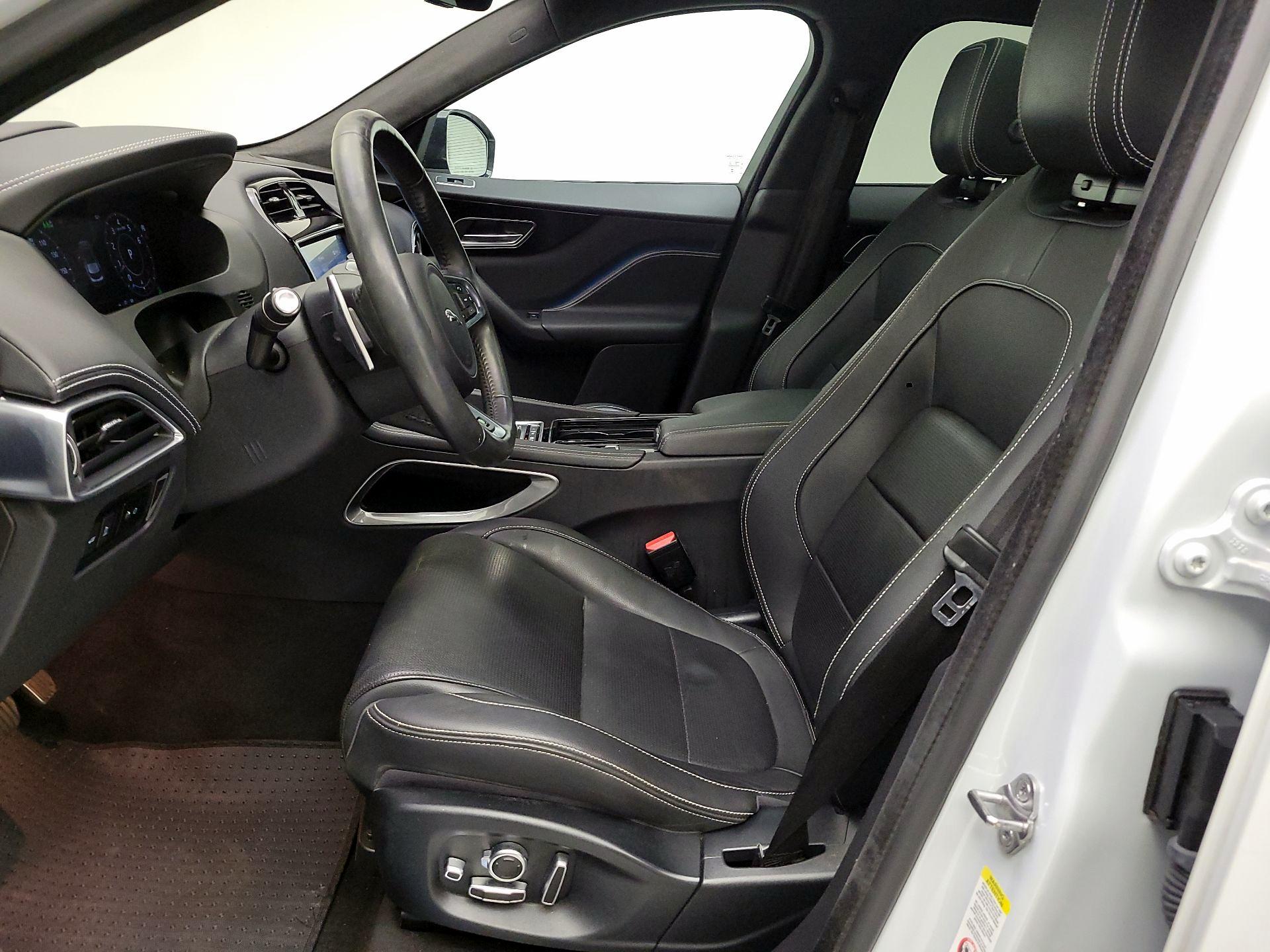 Thumbnail: 2019 Jaguar F-Pace - 9