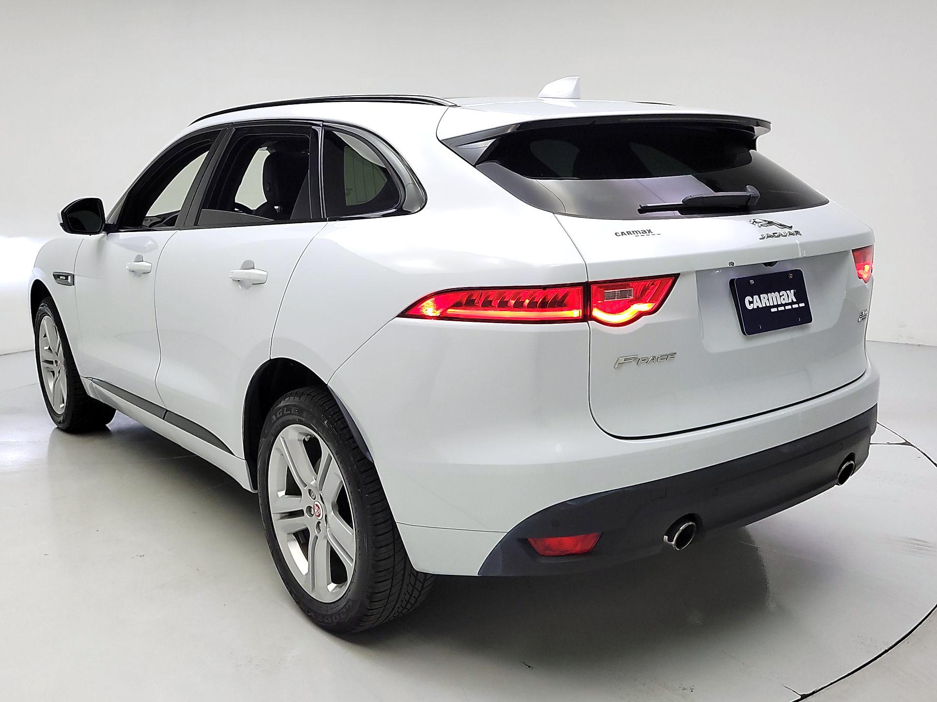 Thumbnail: 2019 Jaguar F-Pace - 7