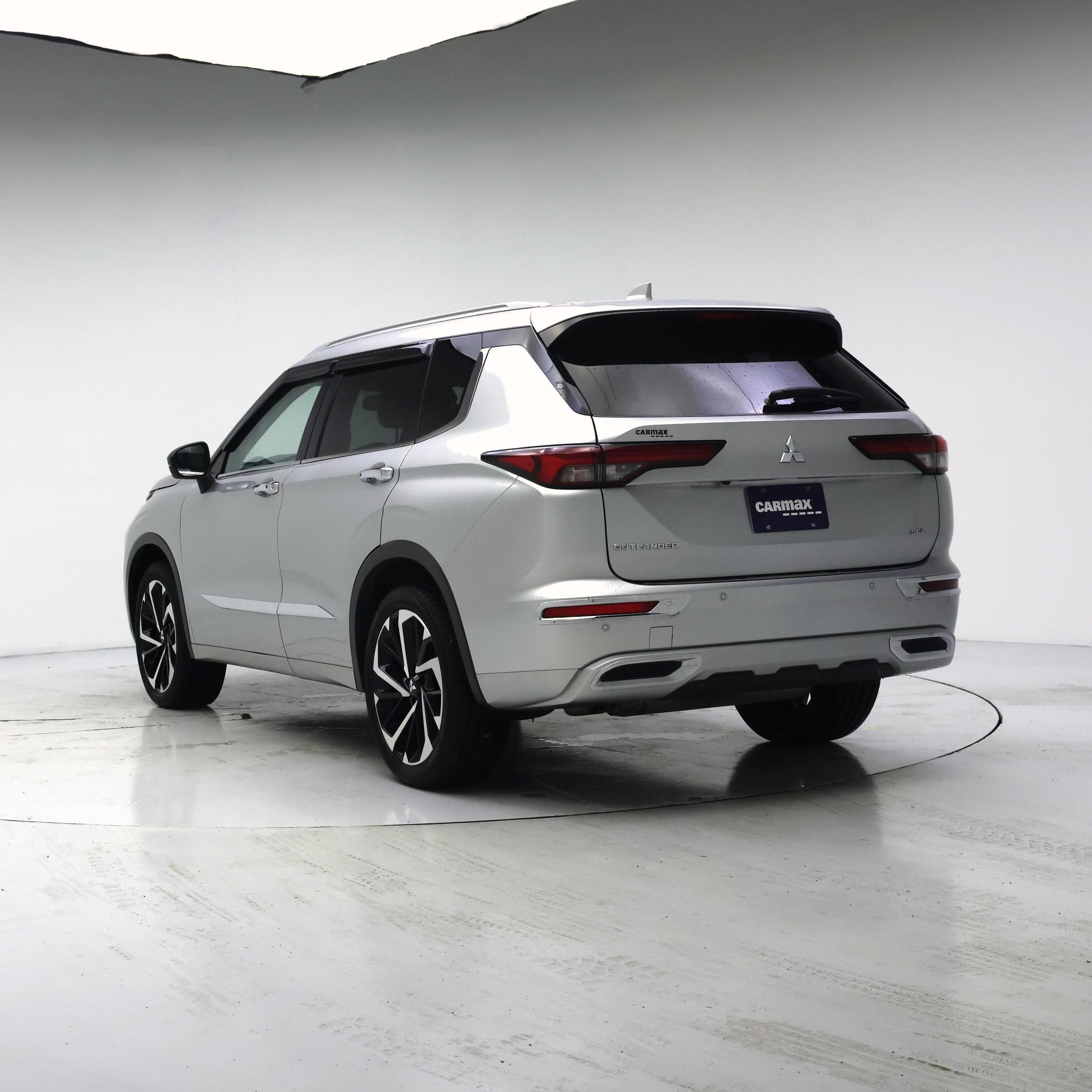 Thumbnail: 2022 Mitsubishi Outlander - 2