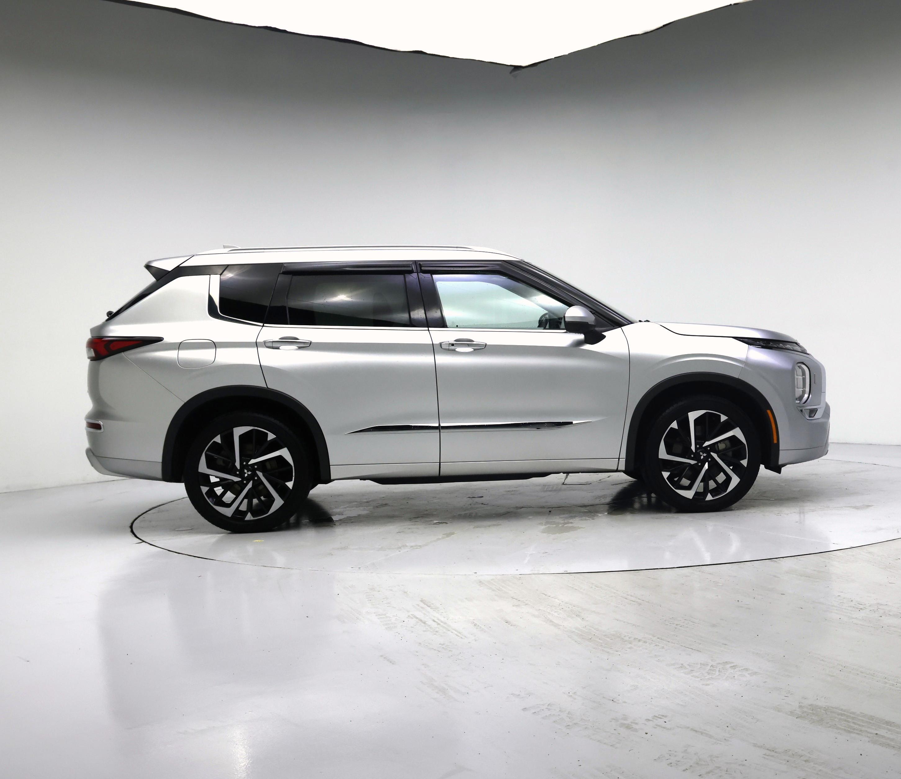 Thumbnail: 2022 Mitsubishi Outlander - 7