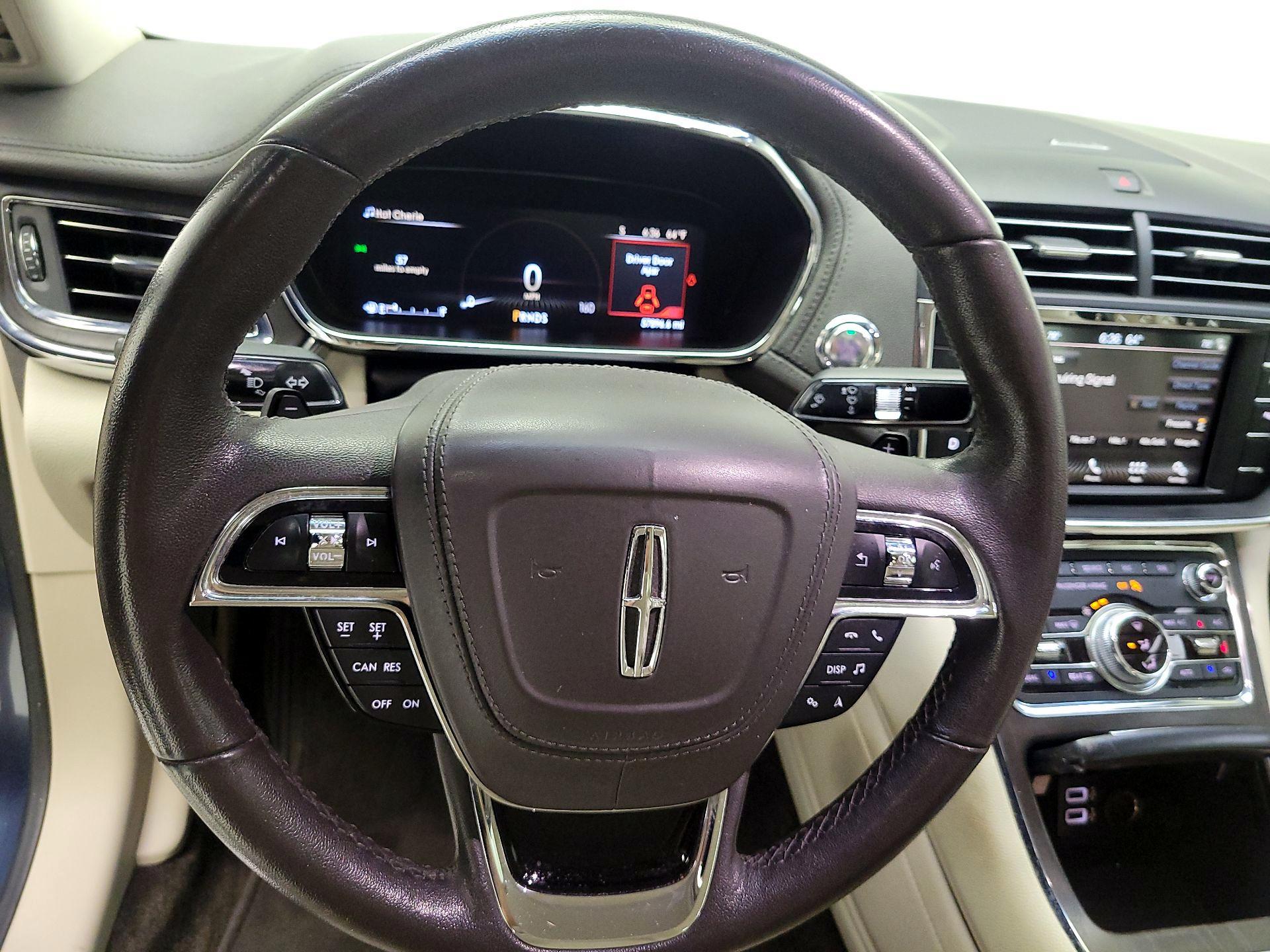Thumbnail: 2018 Lincoln Continental - 10