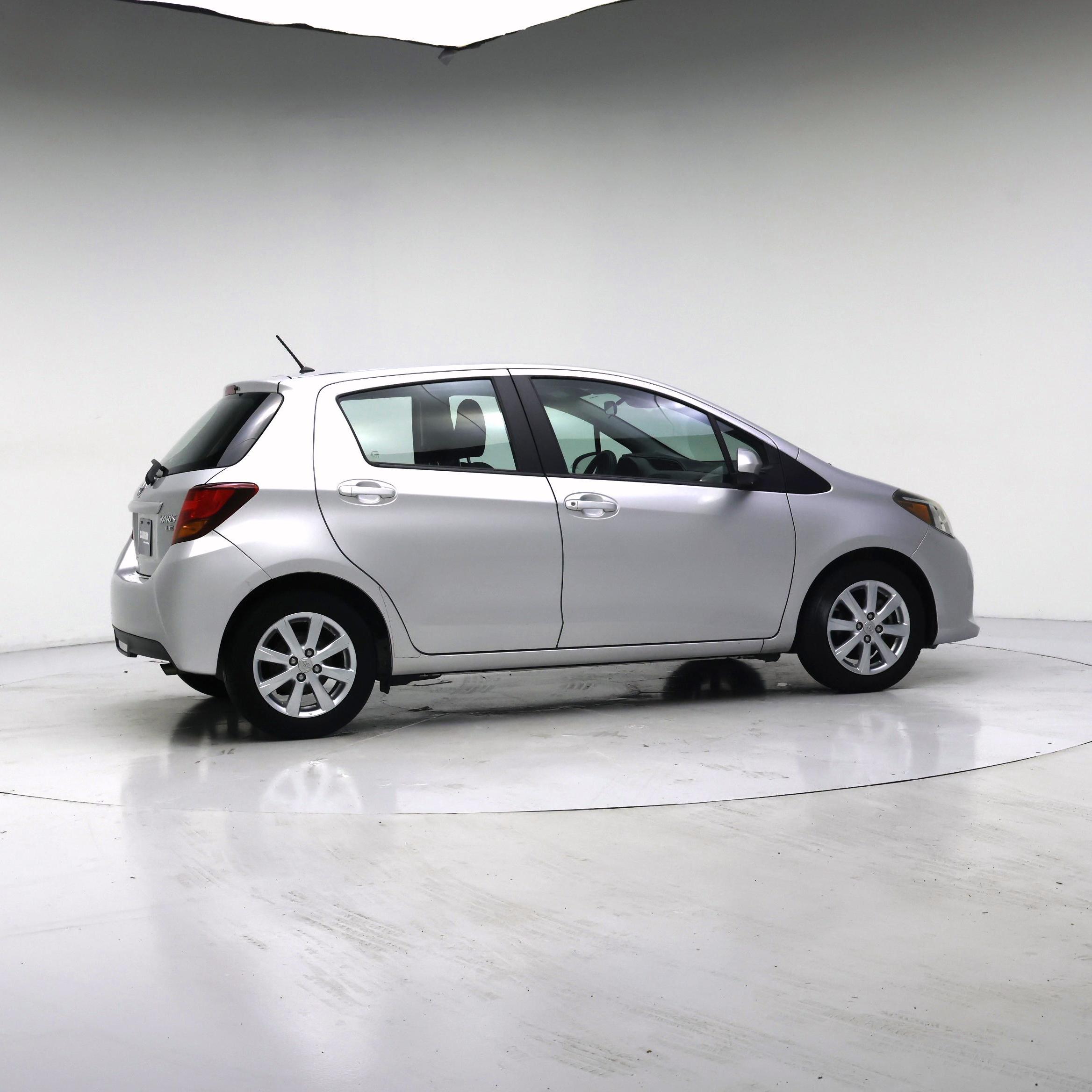 Thumbnail: 2017 Toyota Yaris - 7