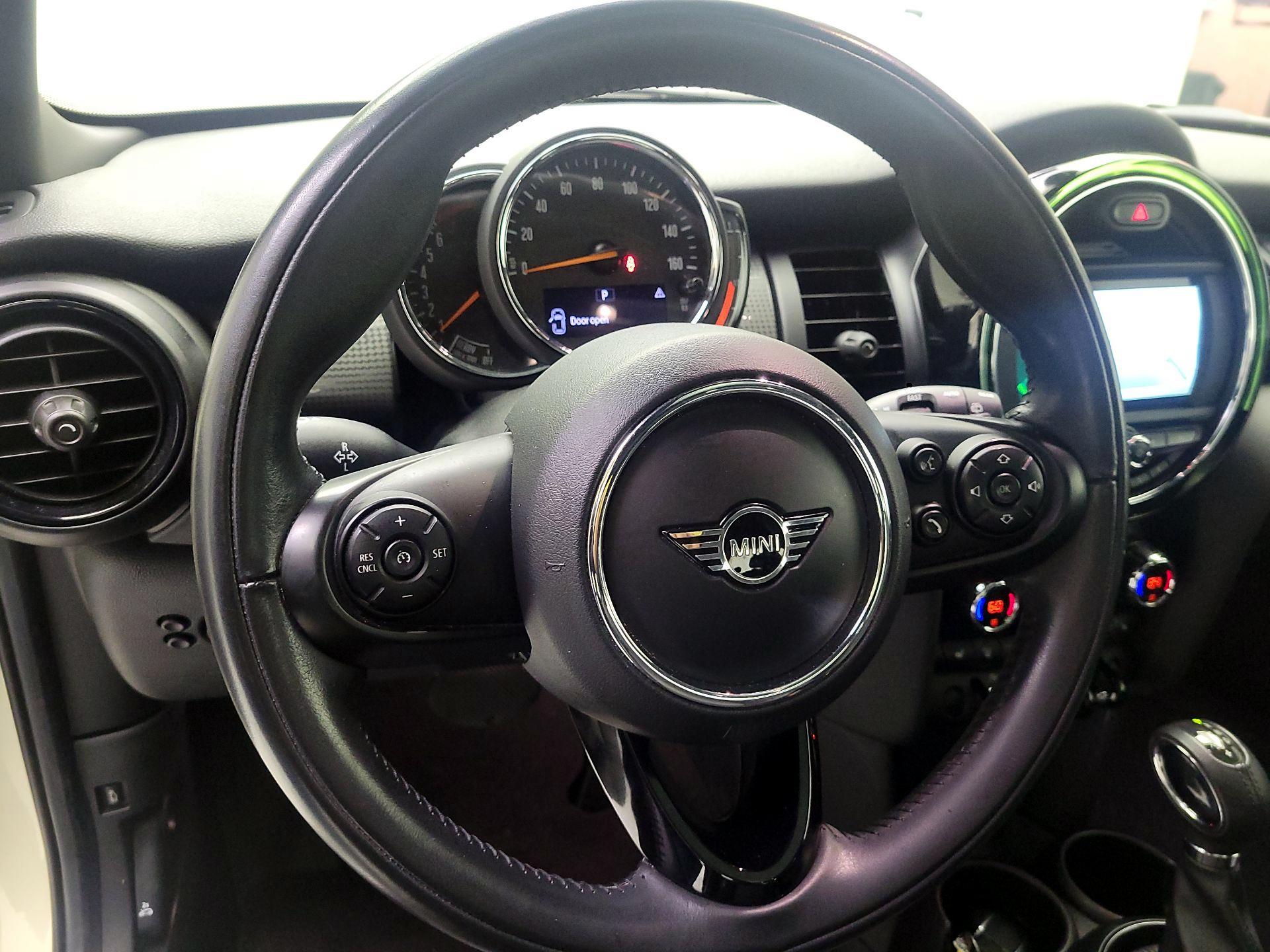 Thumbnail: 2019 MINI Cooper Hardtop - 10