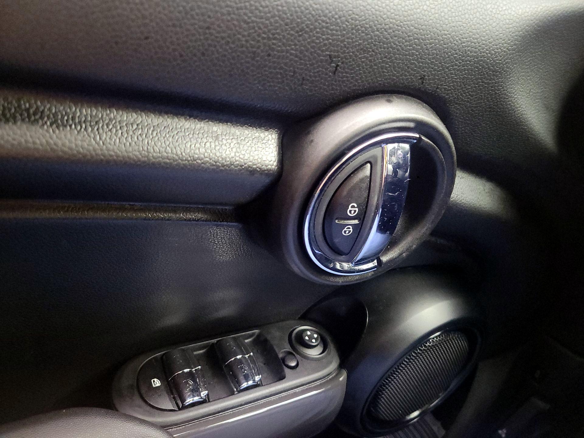 Thumbnail: 2019 MINI Cooper Hardtop - 12