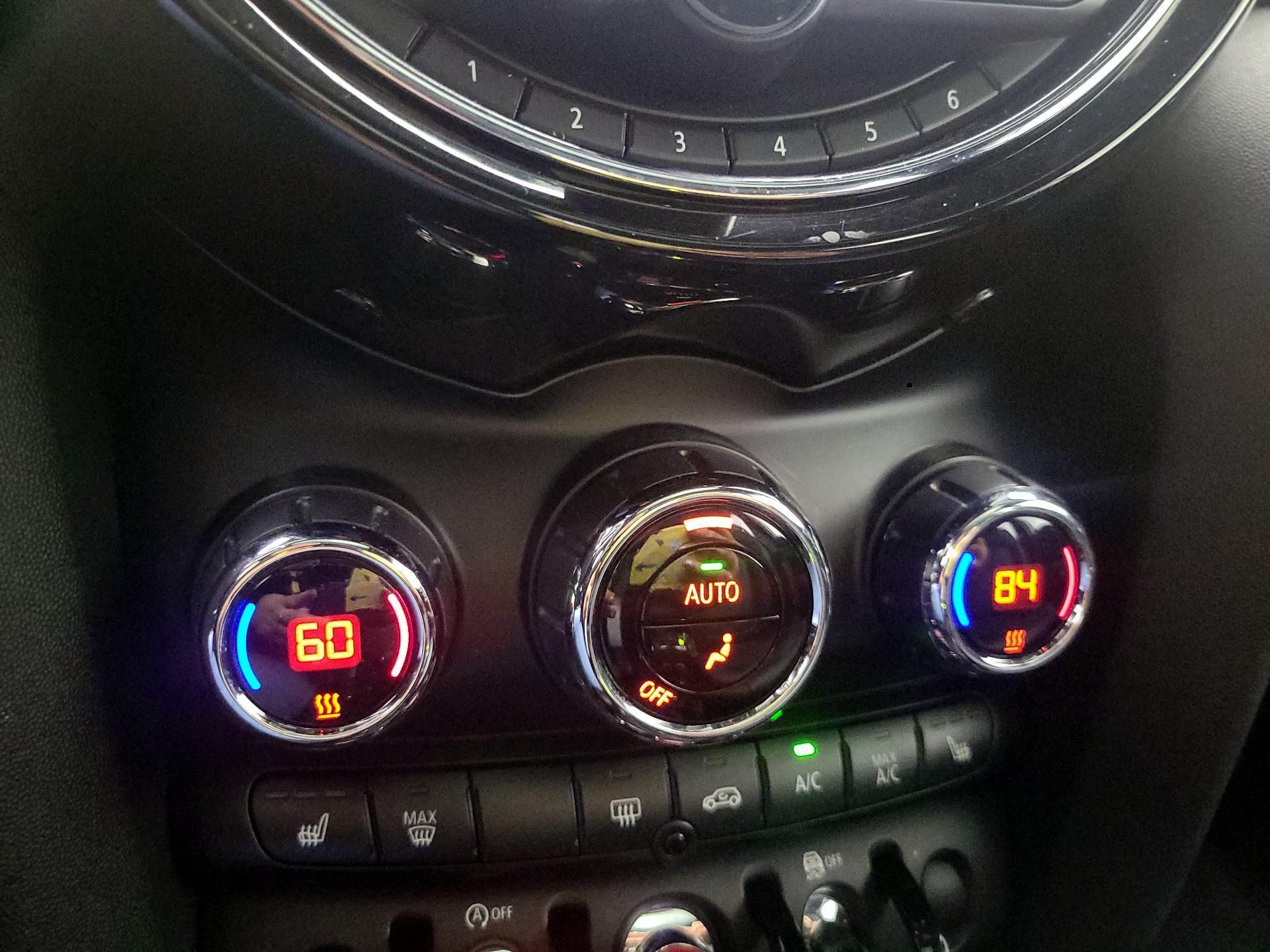 Thumbnail: 2019 MINI Cooper Hardtop - 16