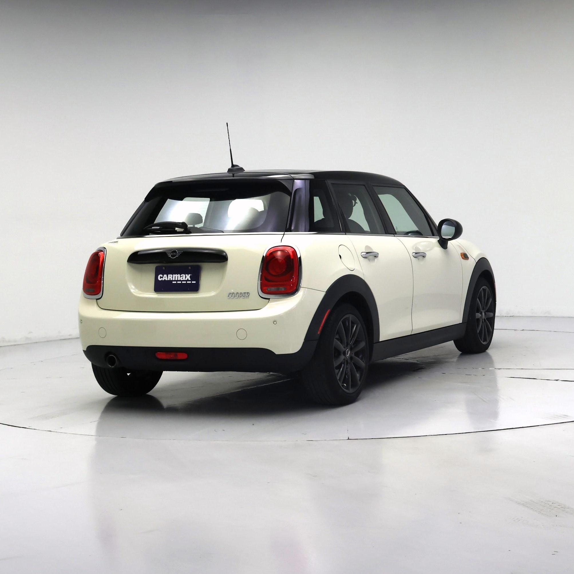 Thumbnail: 2019 MINI Cooper Hardtop - 8