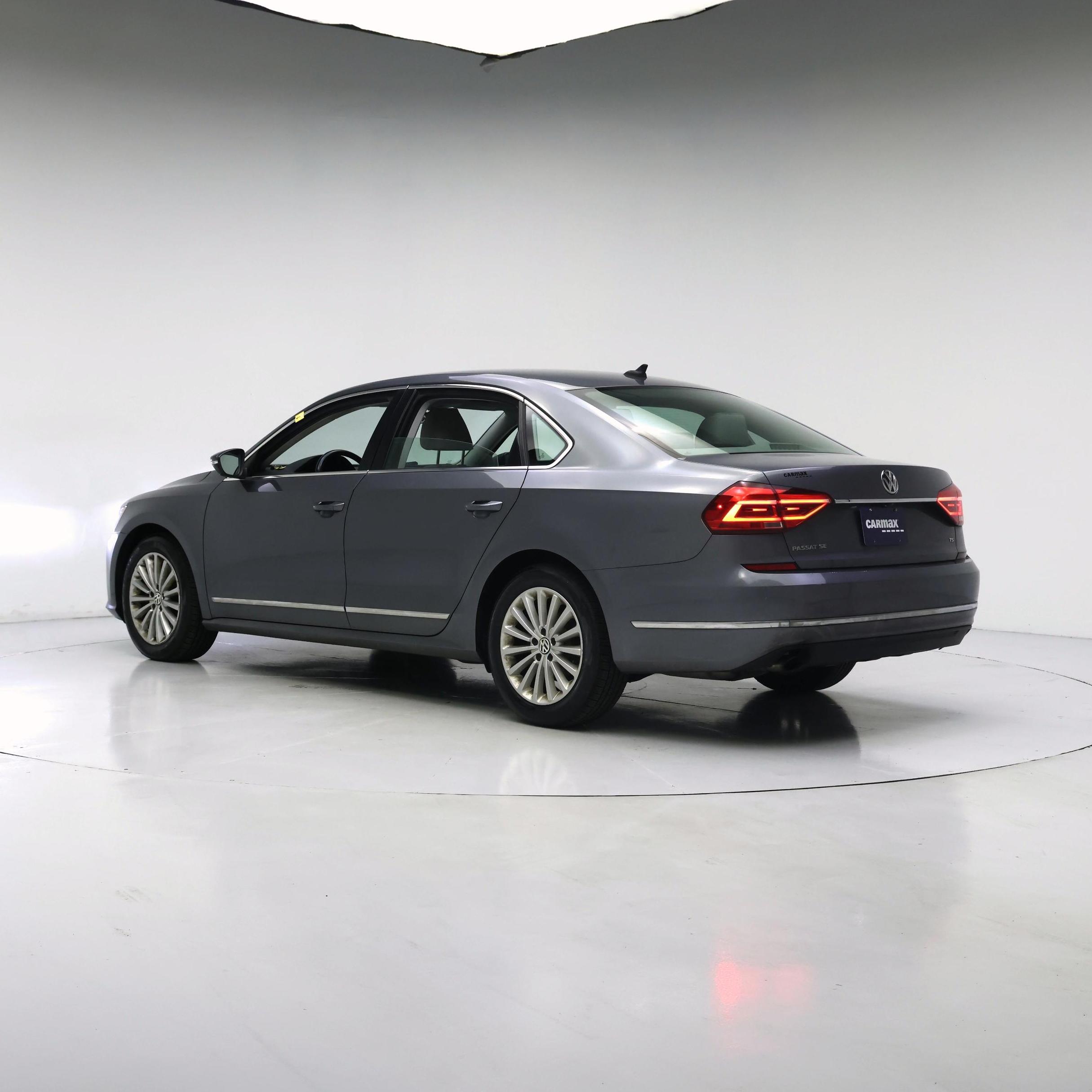 Thumbnail: 2016 Volkswagen Passat - 2
