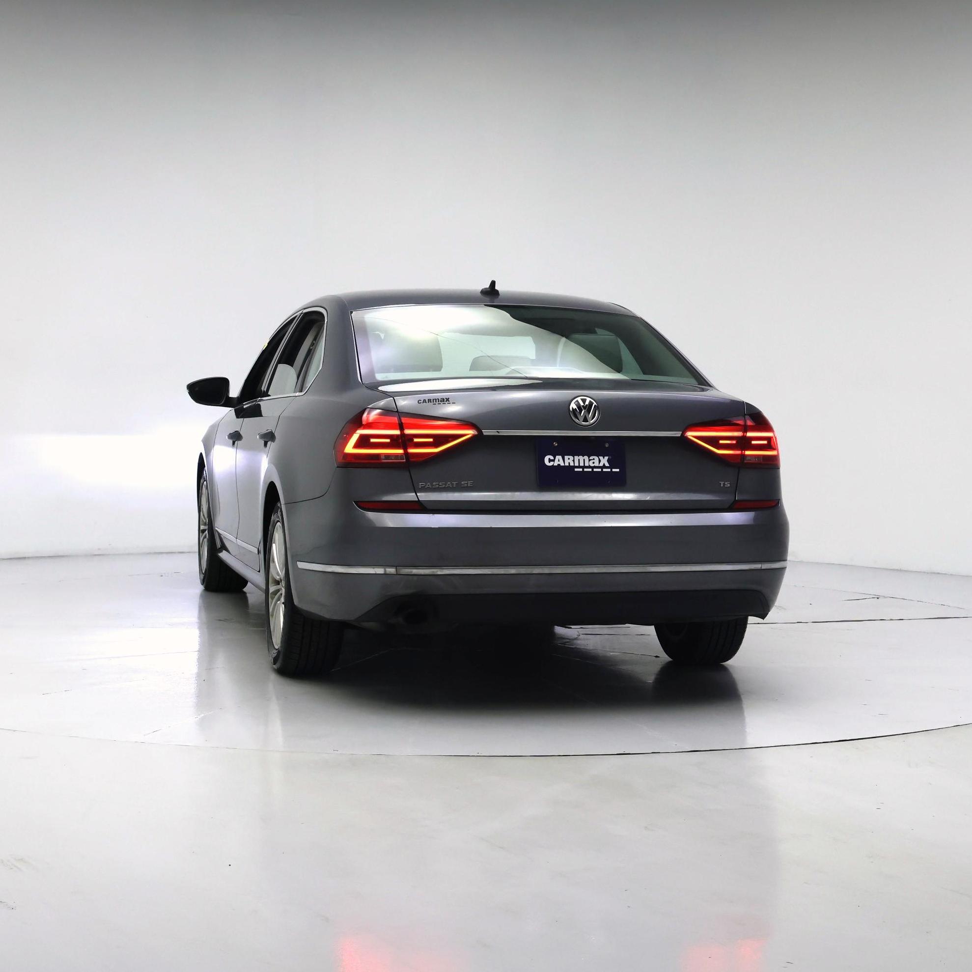 Thumbnail: 2016 Volkswagen Passat - 6