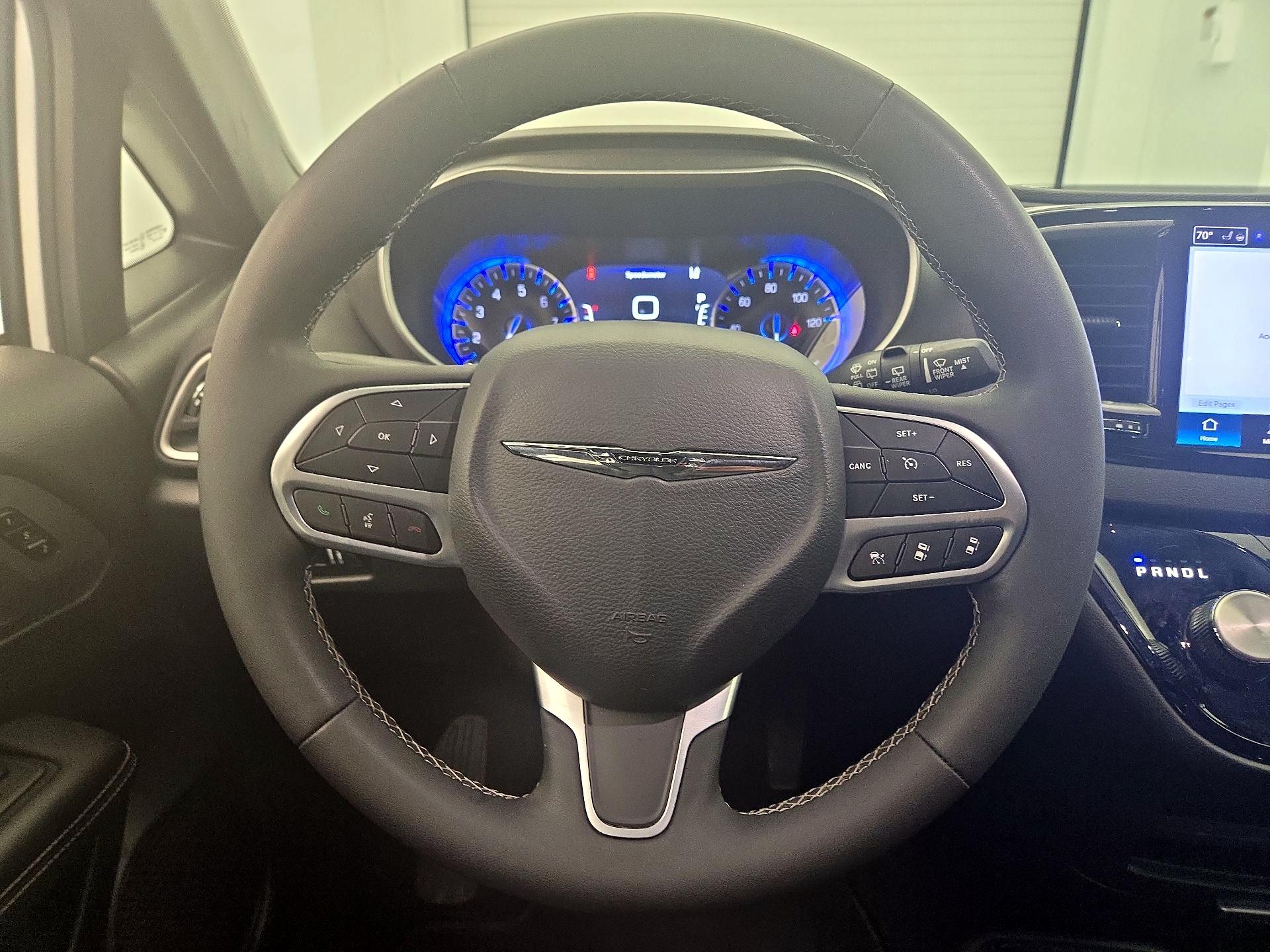 Thumbnail: 2025 Chrysler Pacifica - 10