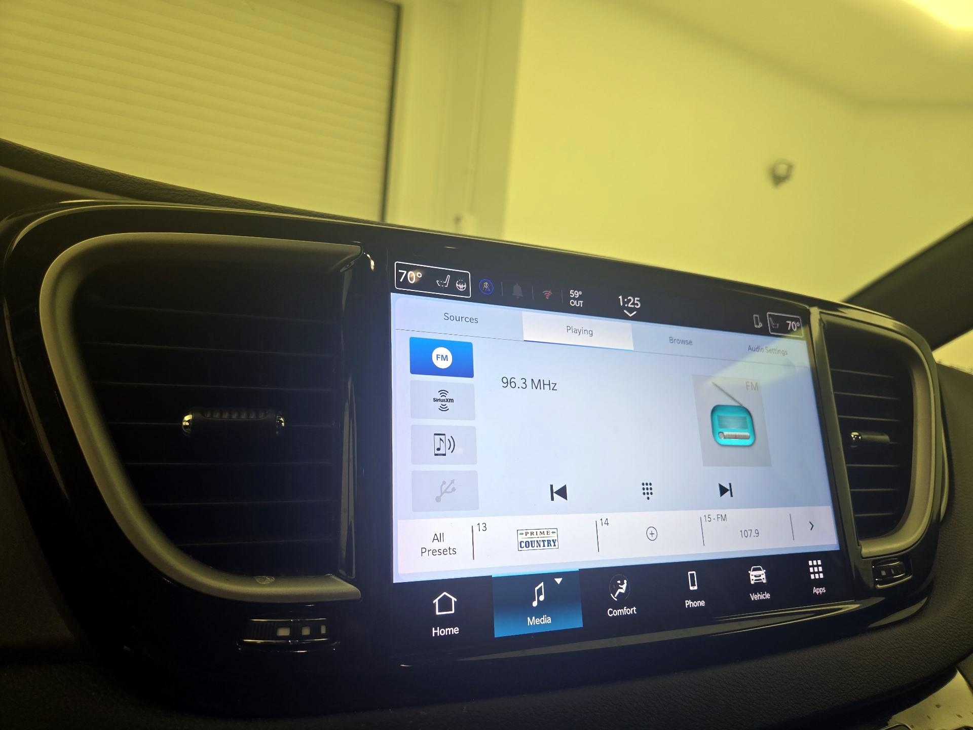 Thumbnail: 2025 Chrysler Pacifica - 15