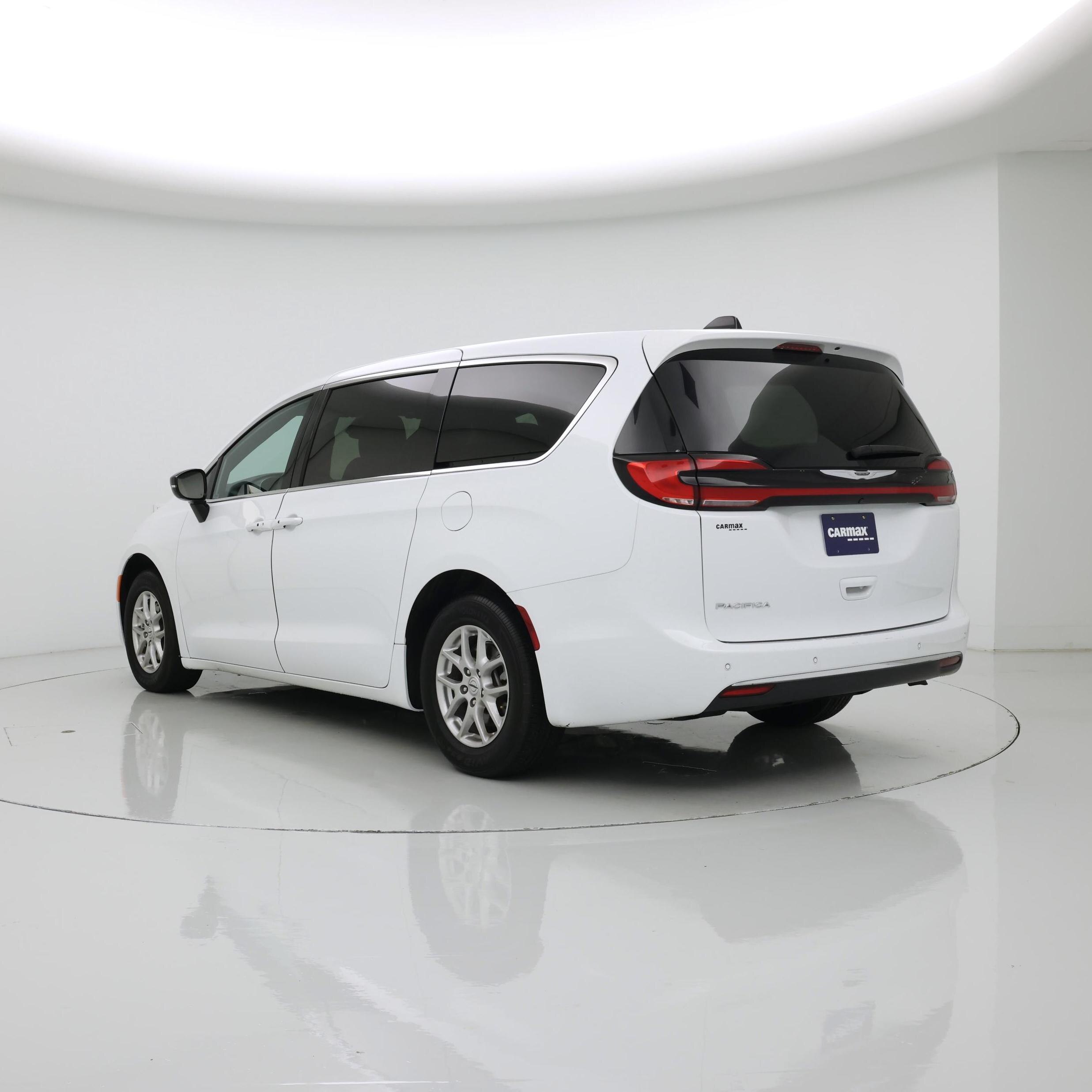 Thumbnail: 2025 Chrysler Pacifica - 2
