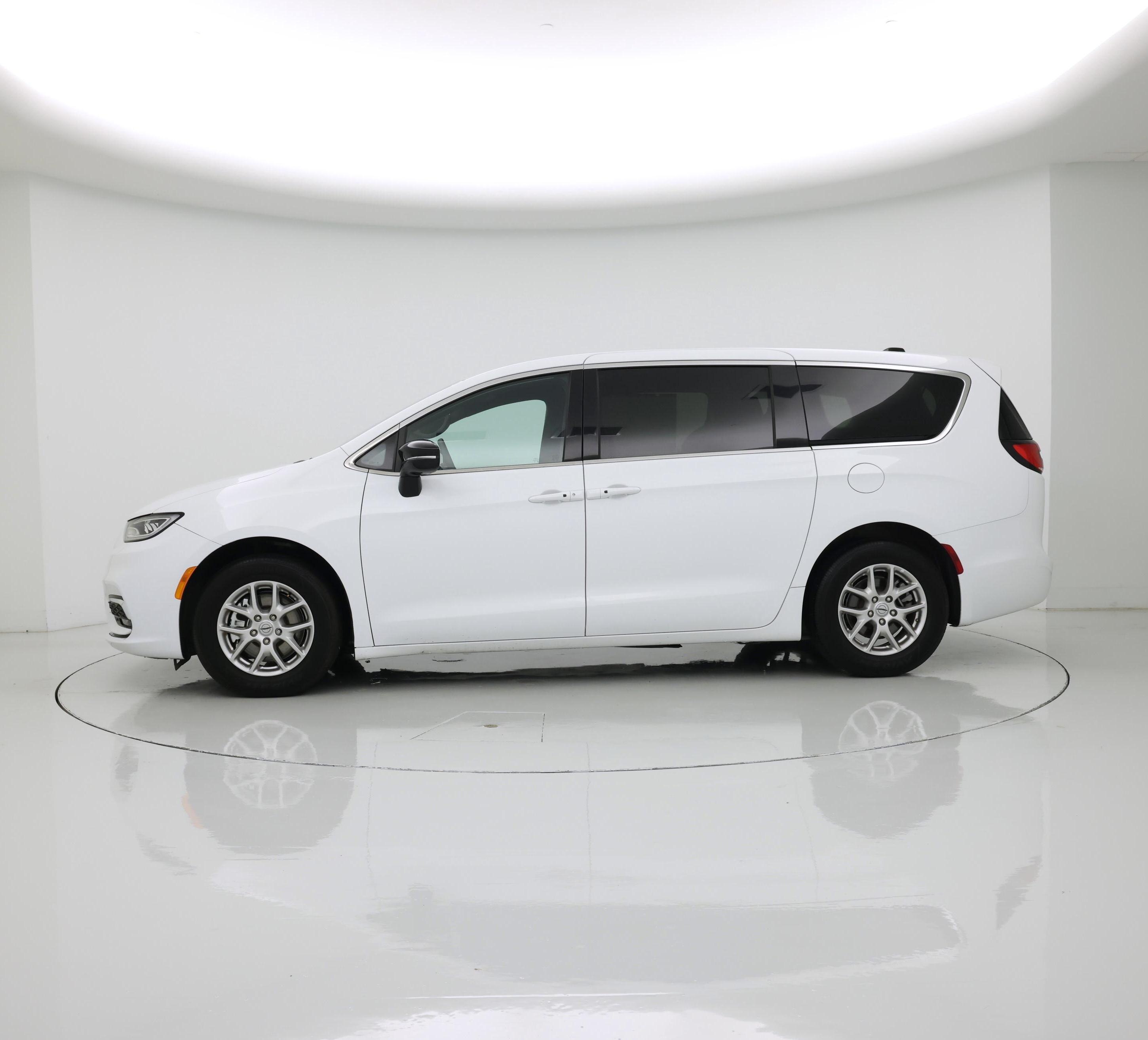 Thumbnail: 2025 Chrysler Pacifica - 3