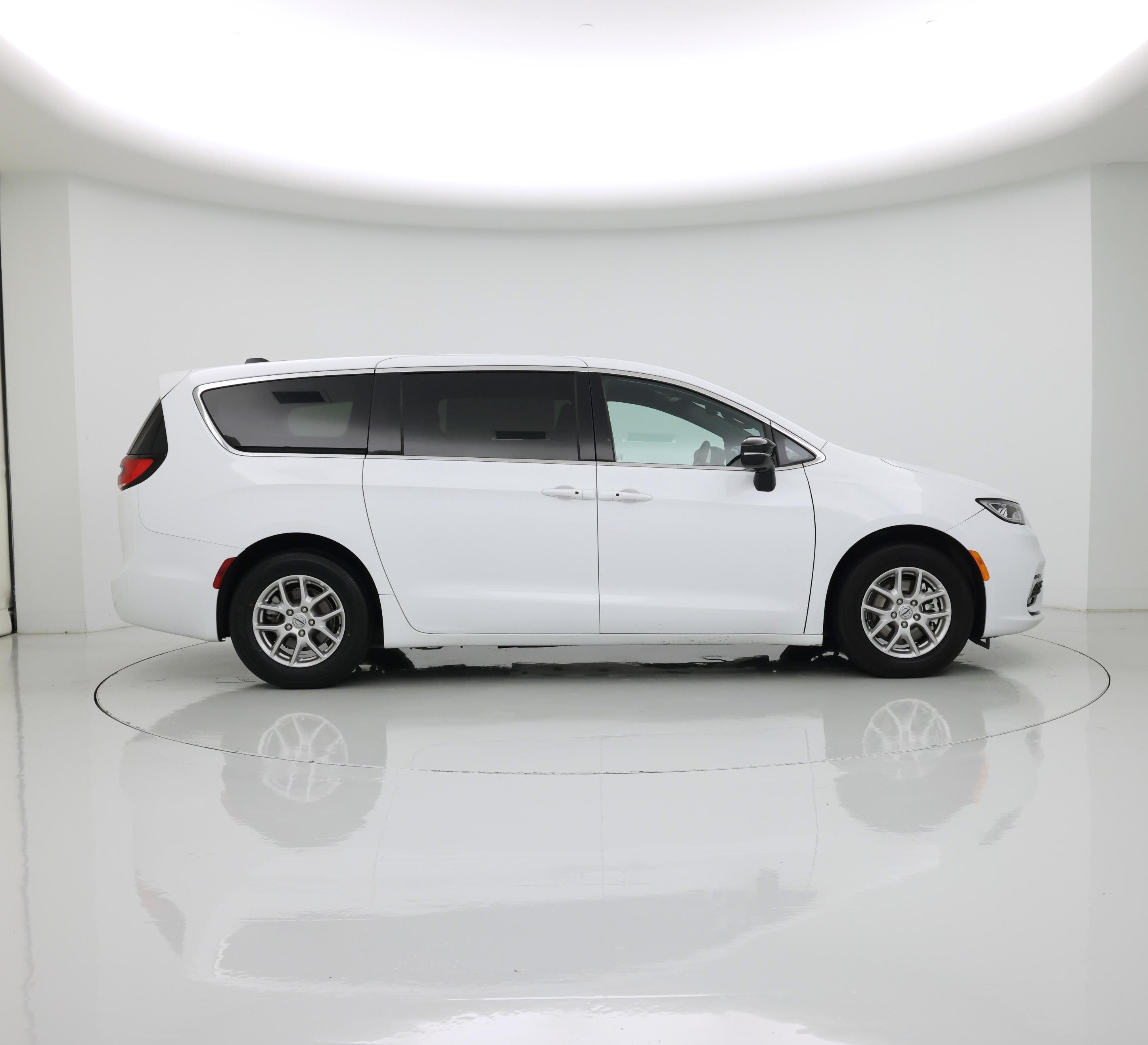 Thumbnail: 2025 Chrysler Pacifica - 7